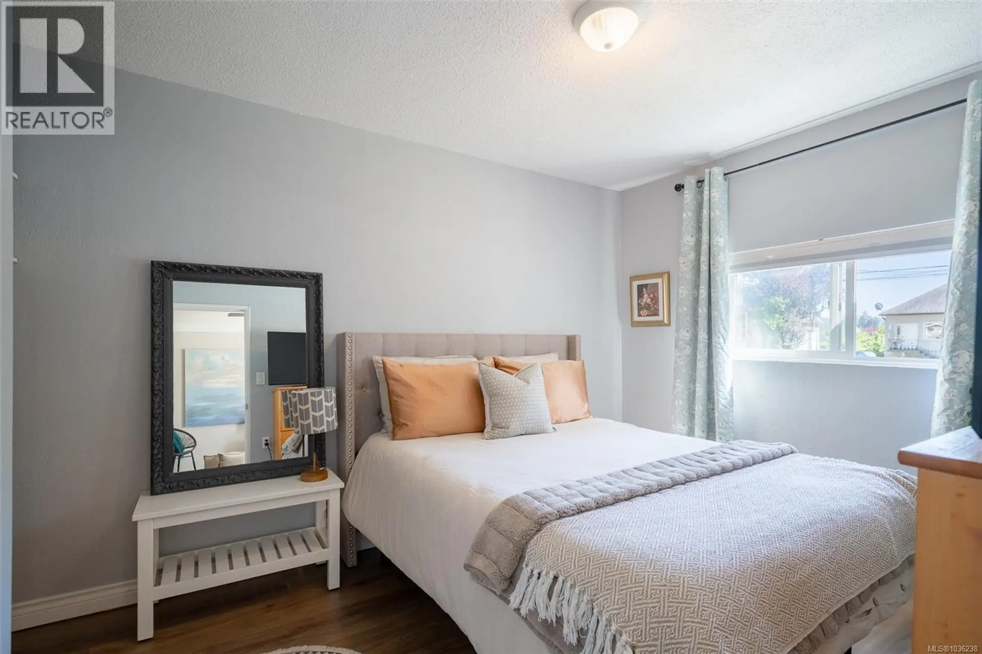4565 Lathom Rd - Image 4