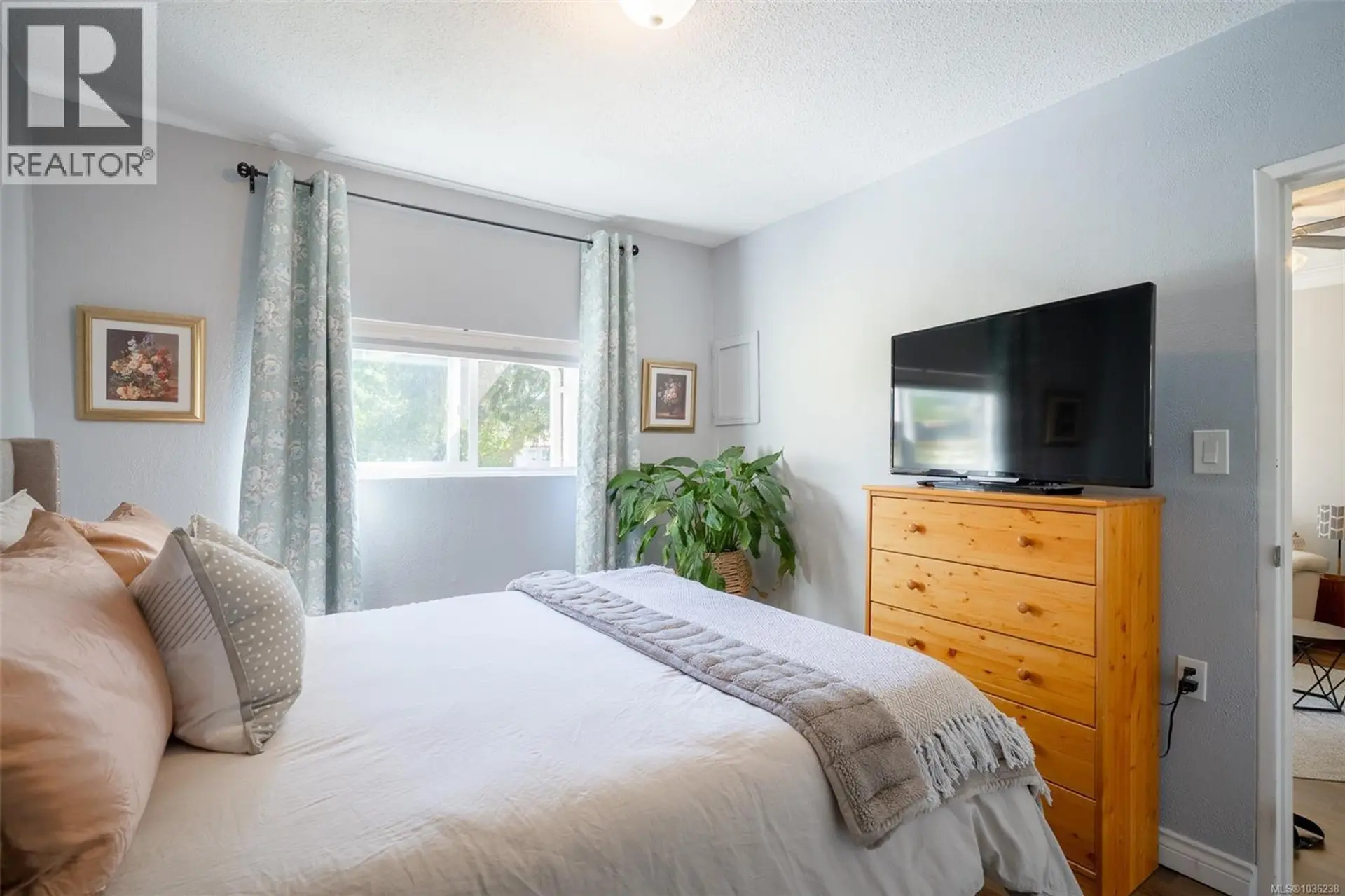 4565 Lathom Rd - Image 5