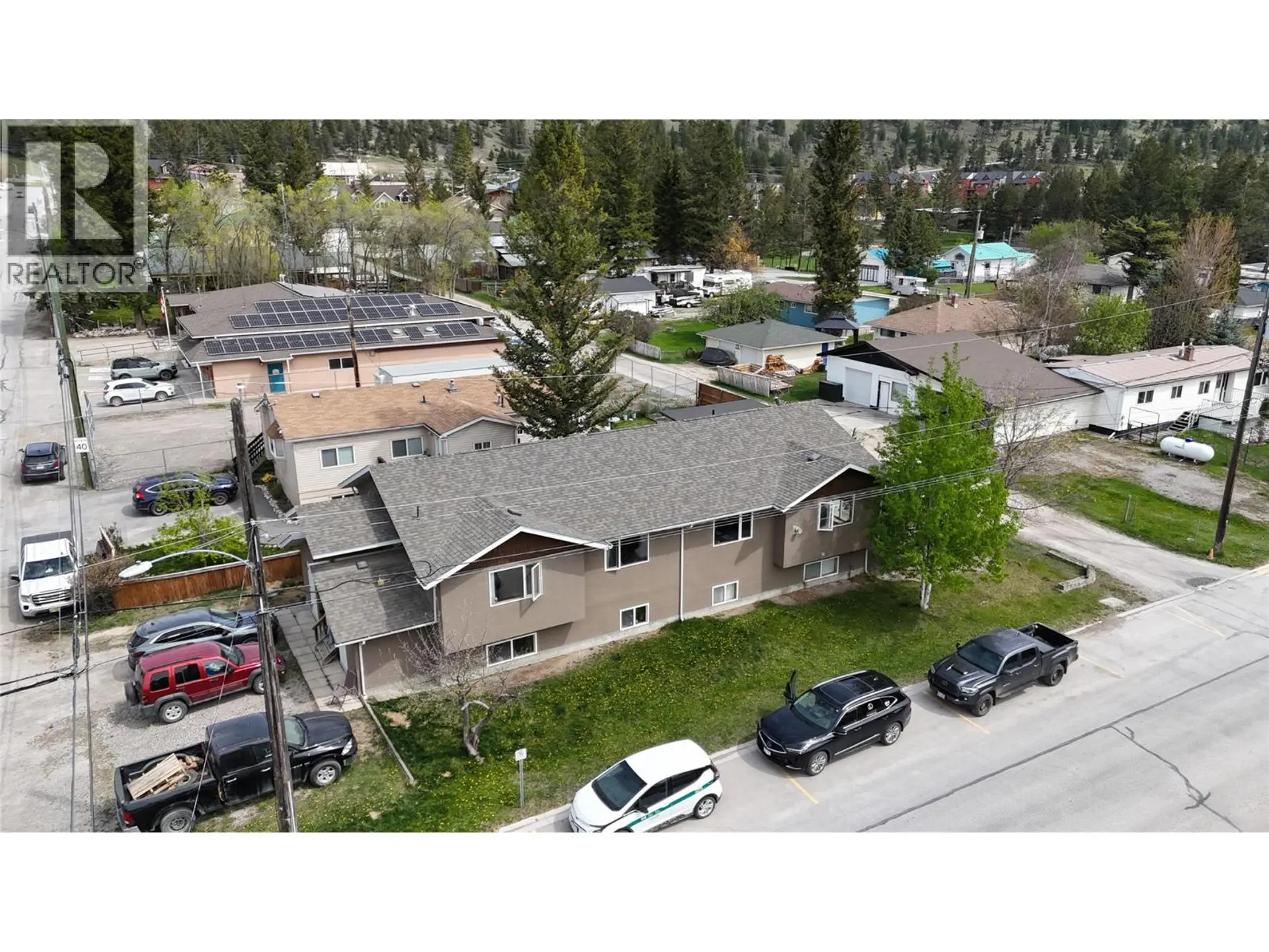 Property at 7506 COLUMBIA Avenue, Radium Hot Springs, BC