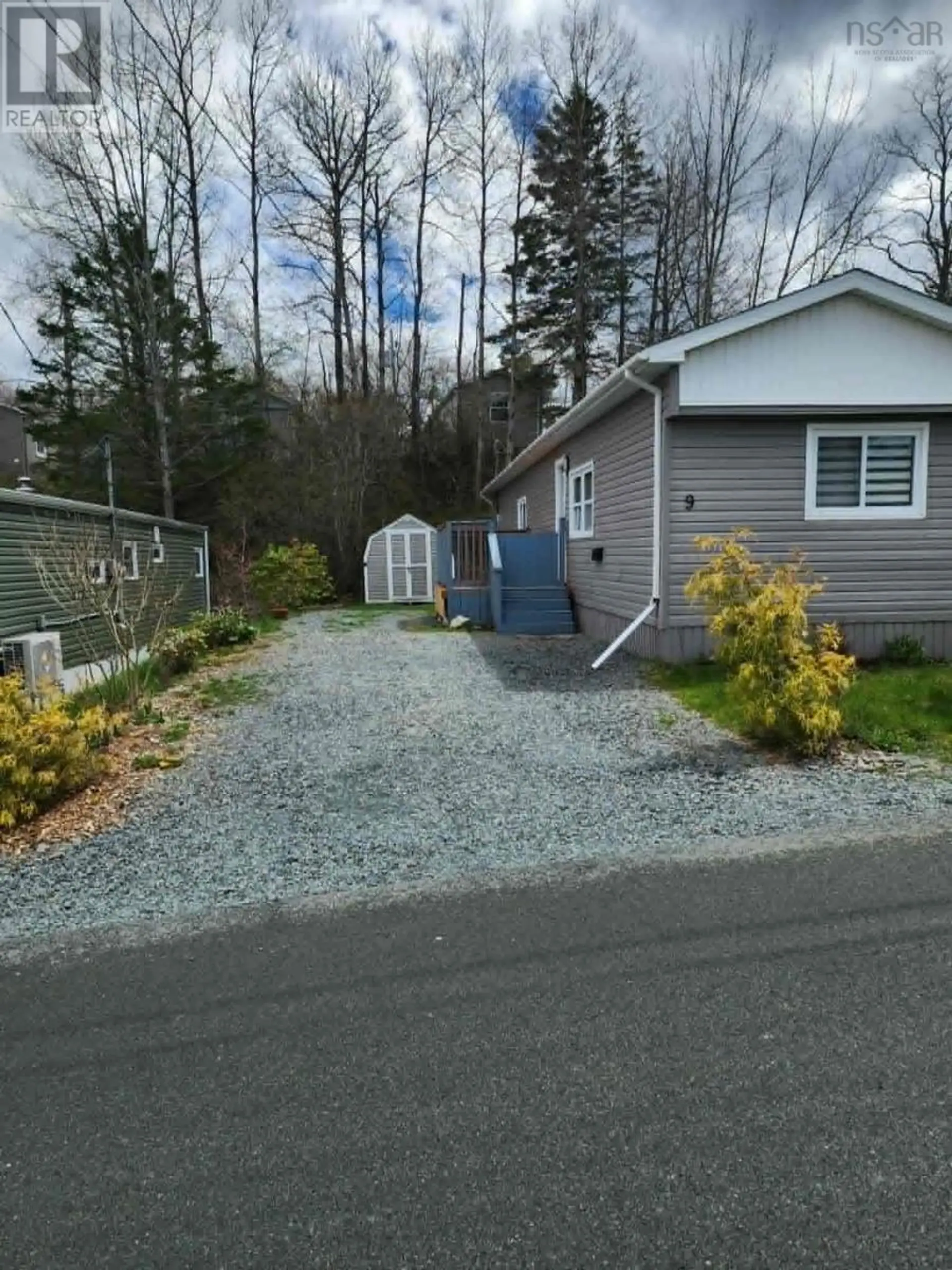 9 Heather Street - Image 1
