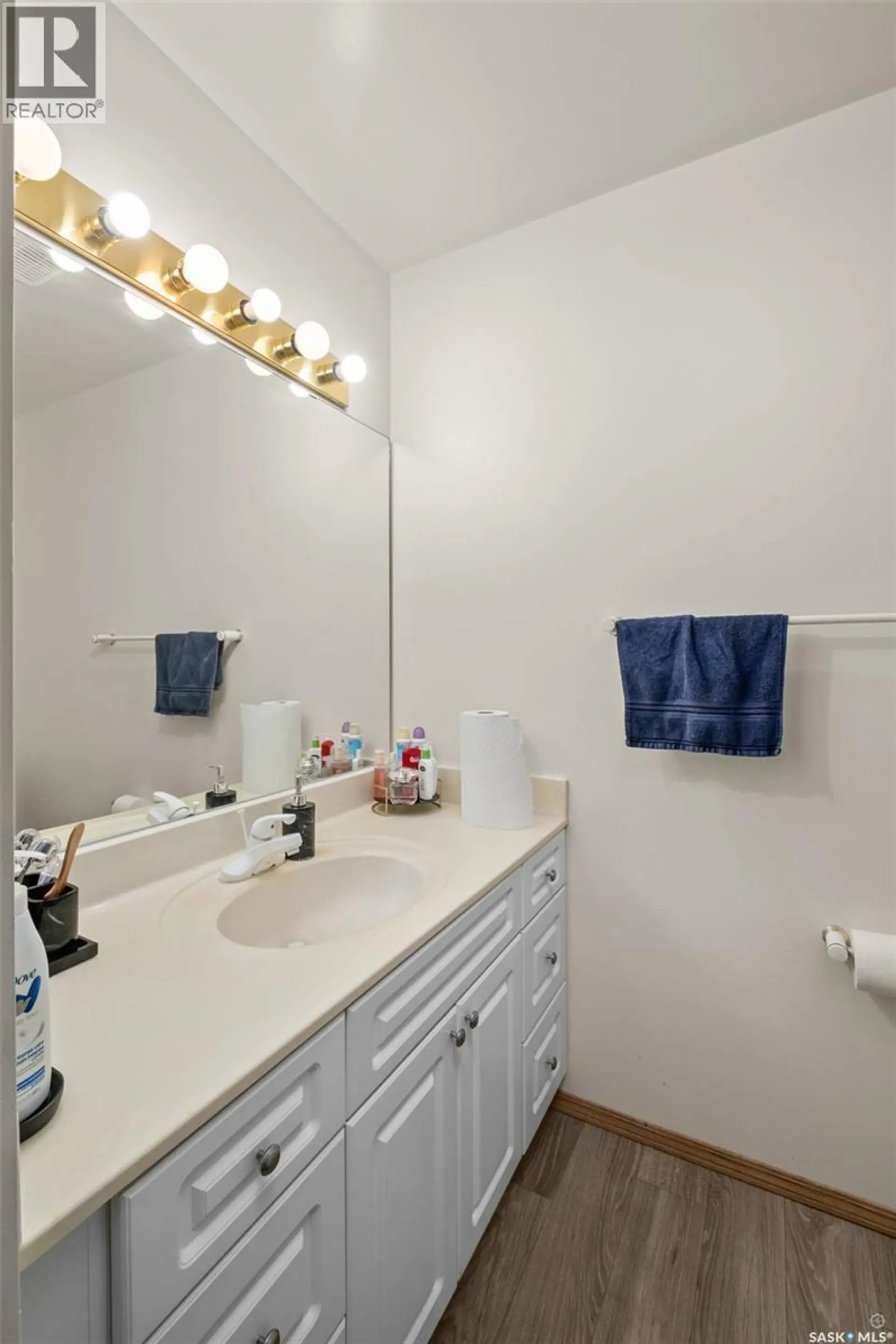 #111 305 34th STREET W - Image 11