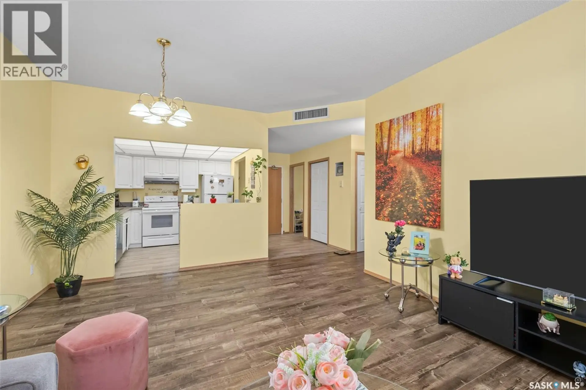 #111 305 34th STREET W - Image 5