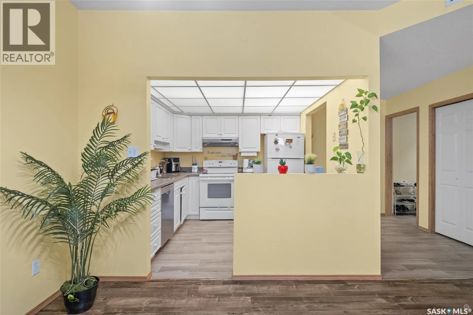 #111 305 34th STREET W - Image 6