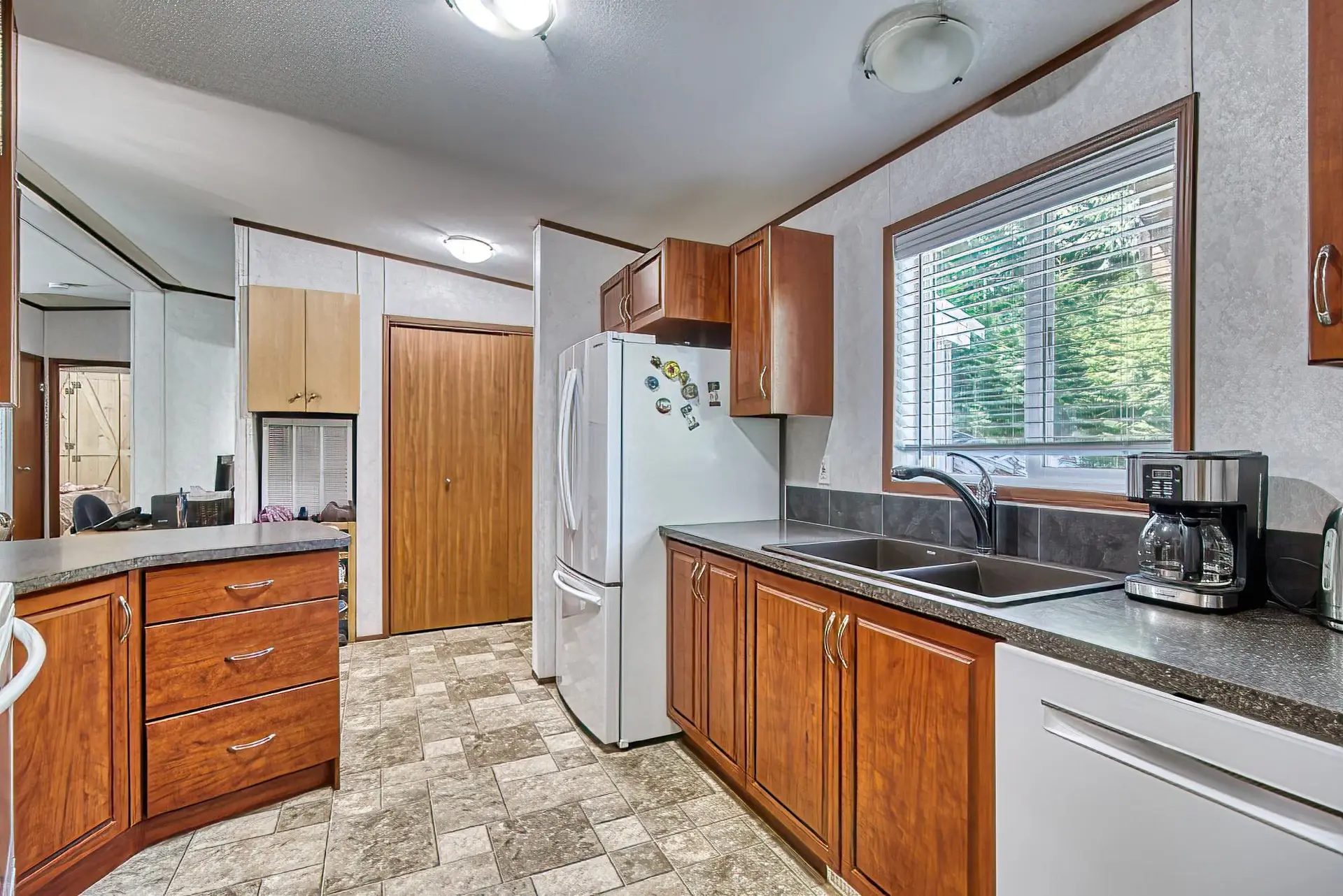 5200 Wesjac Road - Image 5