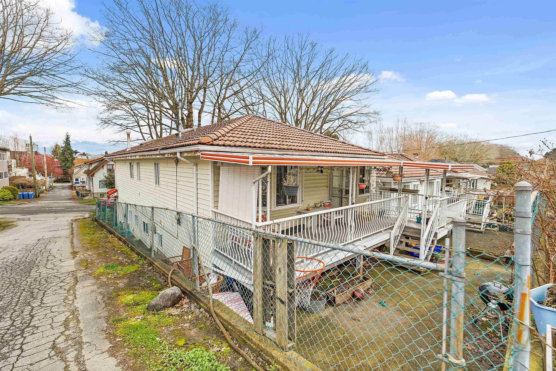 728 E 21st Avenue - Image 3