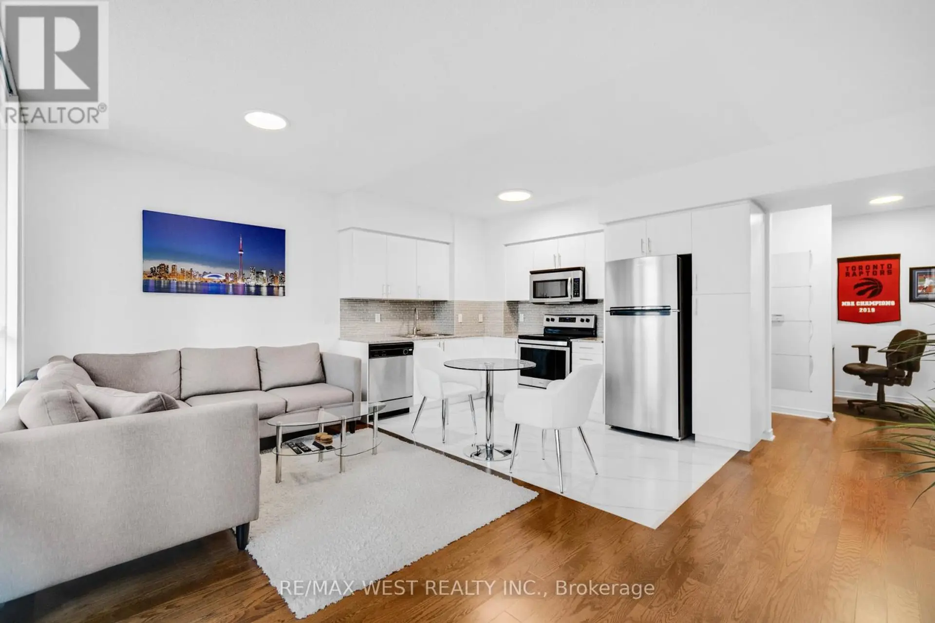 #505 2240 LAKE SHORE BOULEVARD W - Image 3