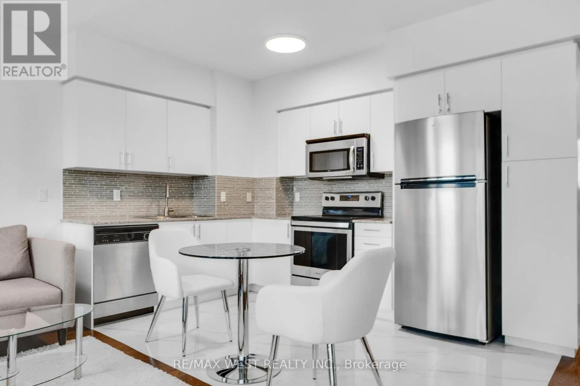 #505 2240 LAKE SHORE BOULEVARD W - Image 4
