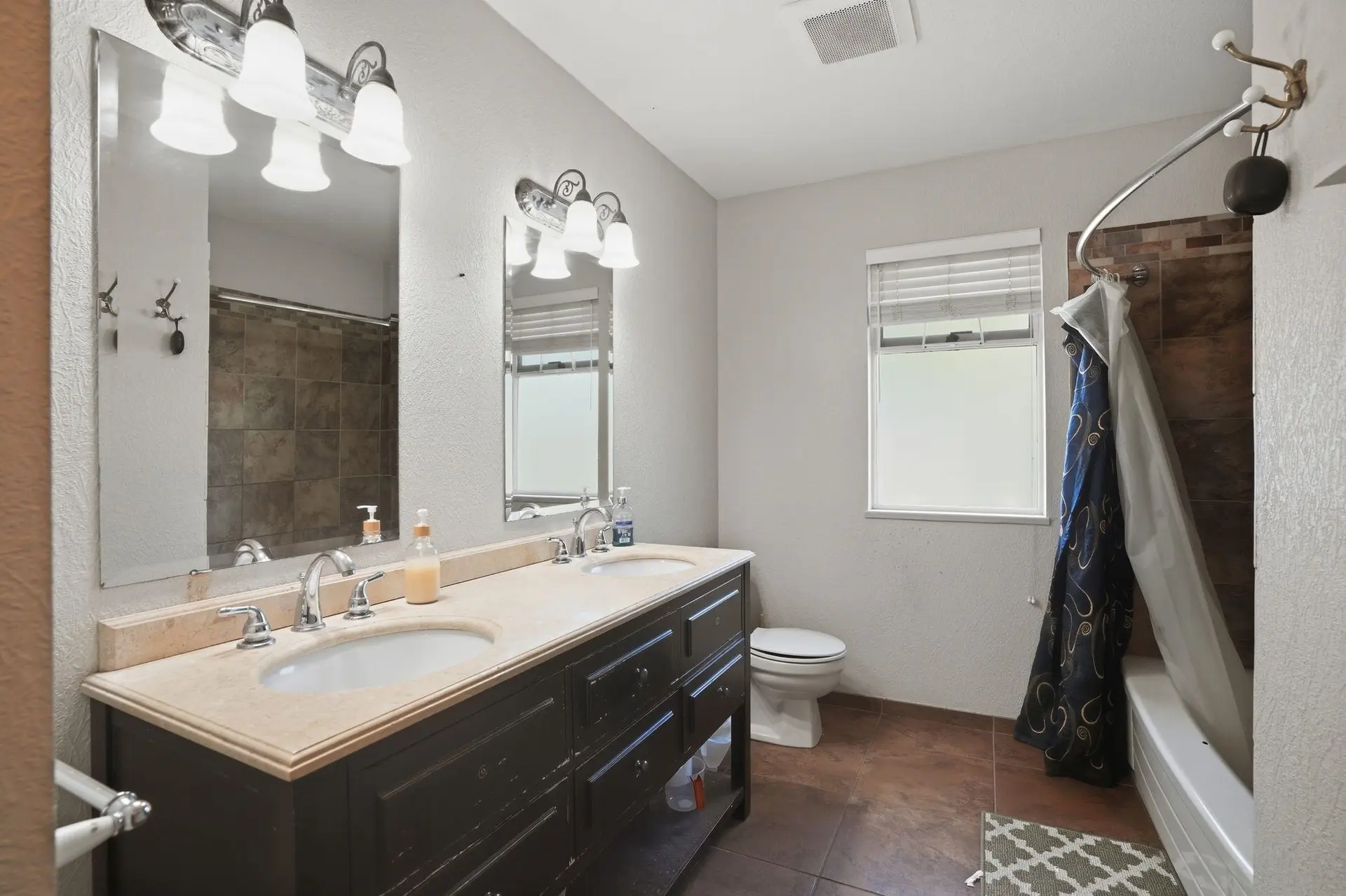11142 85a Avenue - Image 15