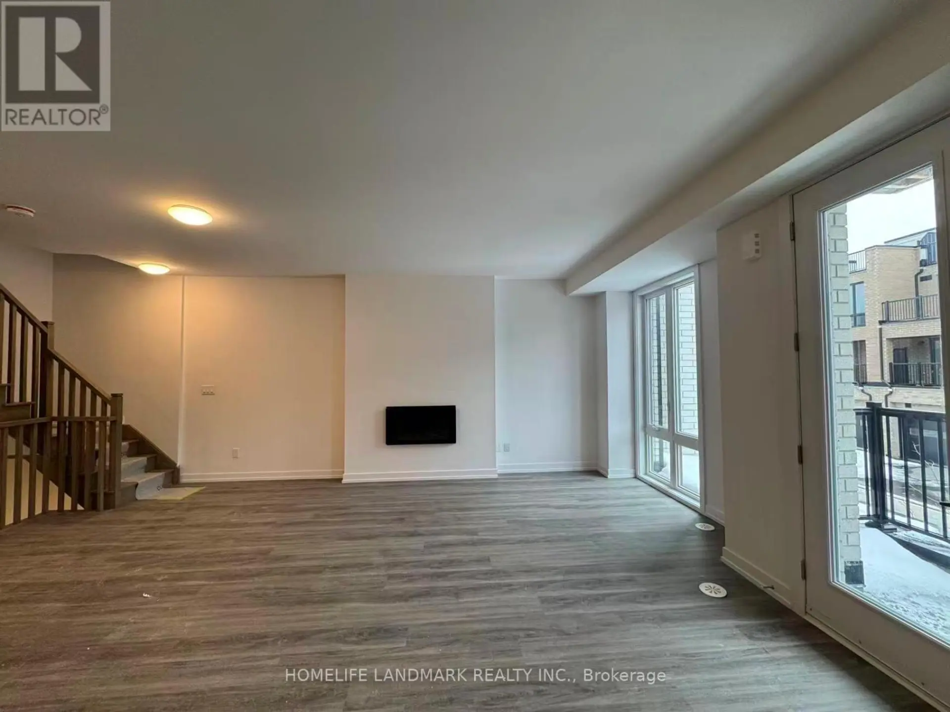 15 KERNS LANE - Image 1