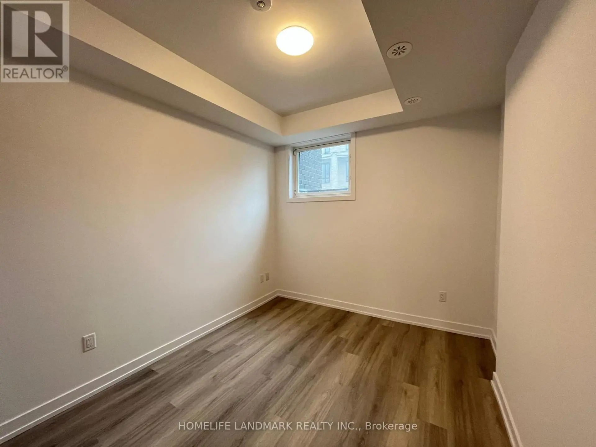 #219 3 BANCROFT LANE - Image 4