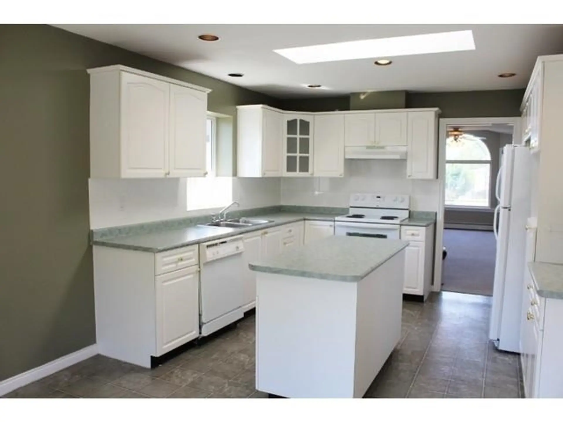 21549 50a Avenue - Image 2