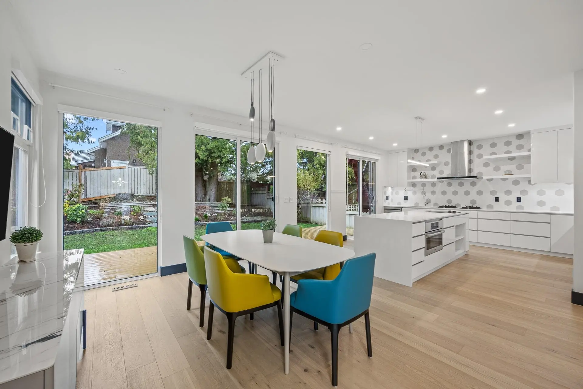 Property at 15497 Rosemary Heights Crescent, Surrey, BC