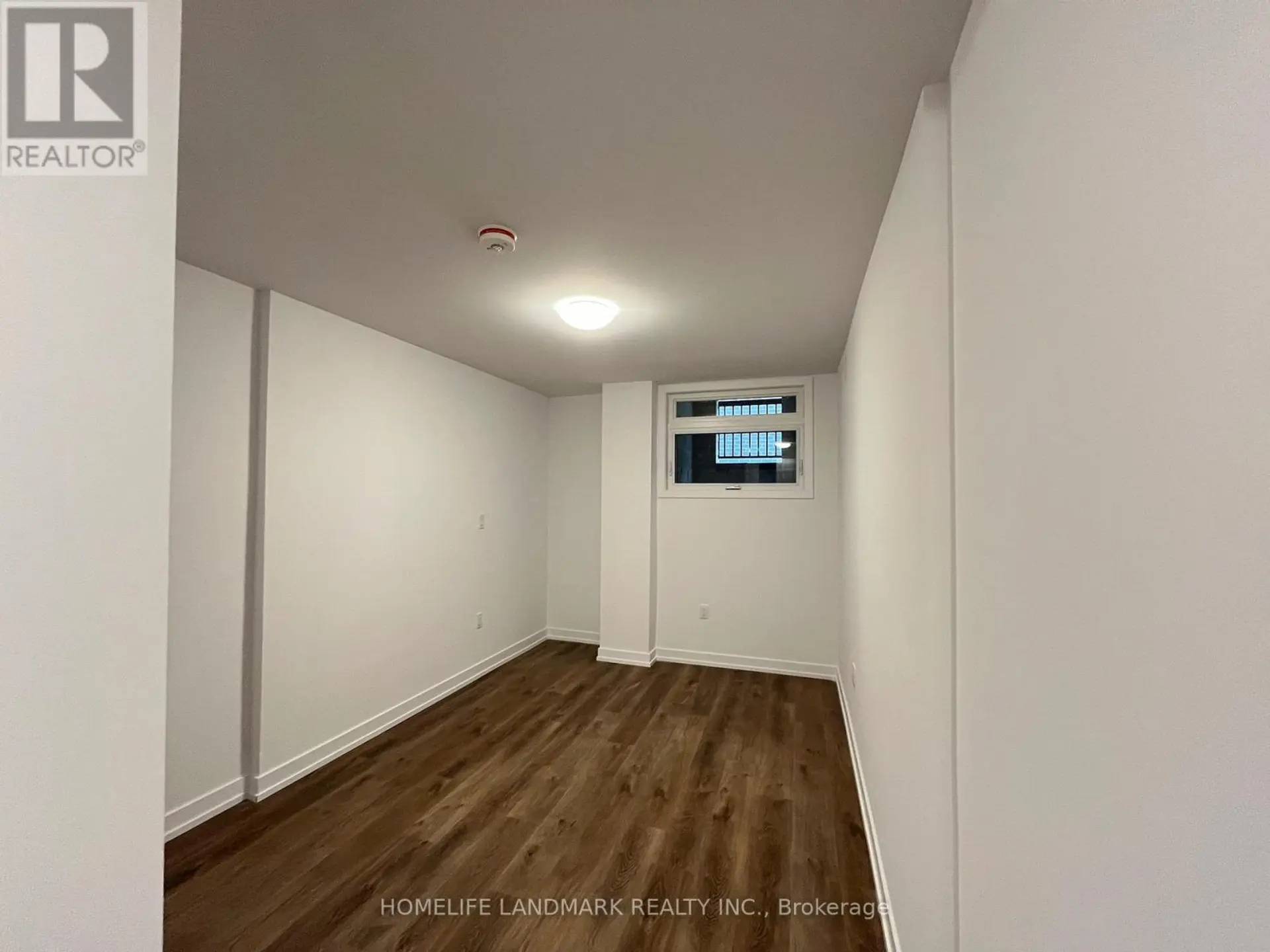 #318 5 BANCROFT LANE N - Image 4