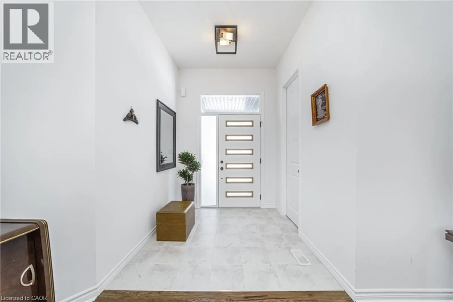 158 SAVANNAH RIDGE Drive - Image 4