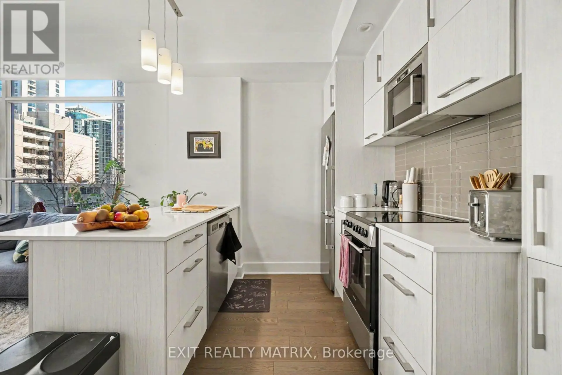 #405 255 BAY STREET - Image 4