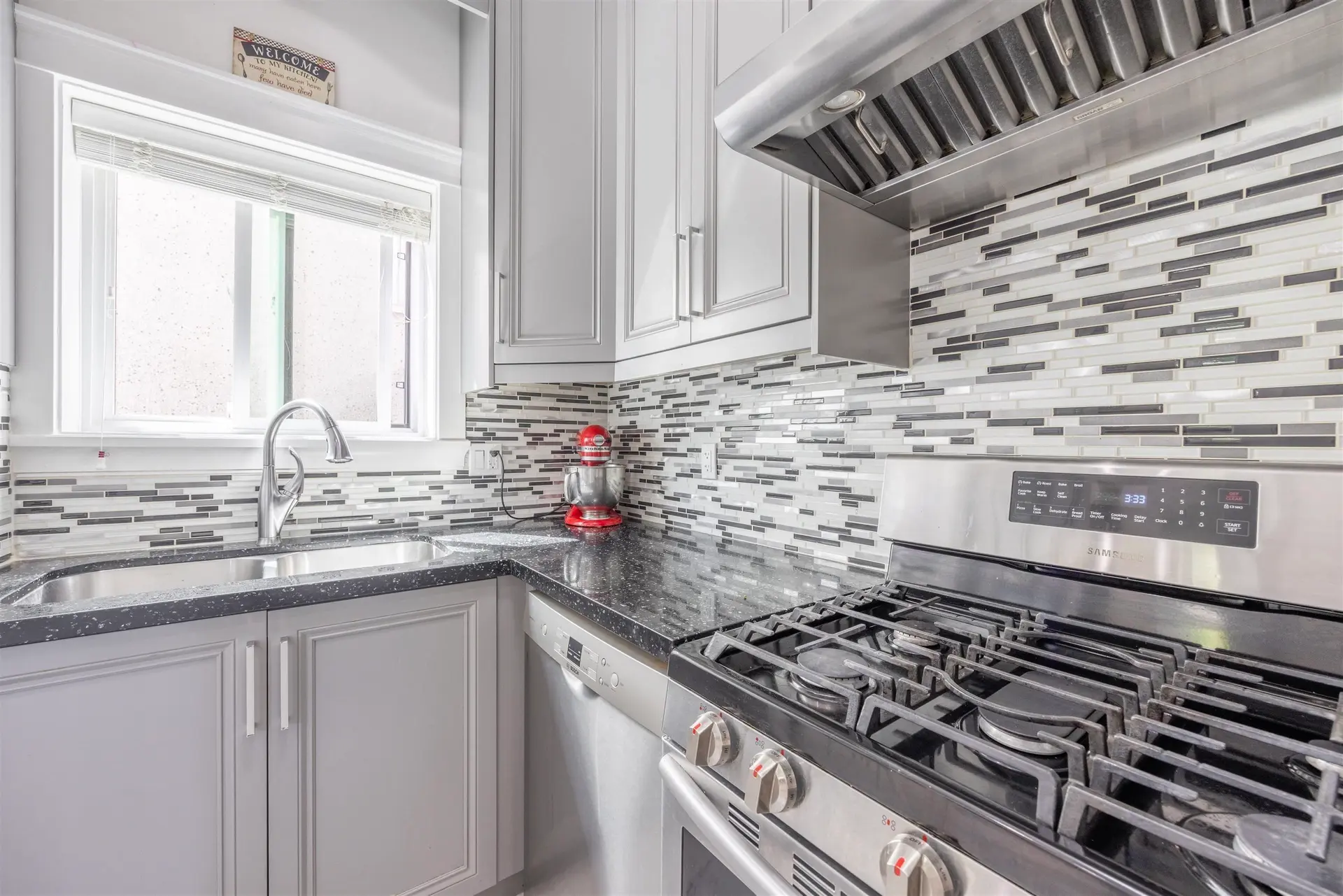 172 Ontario Place - Image 5