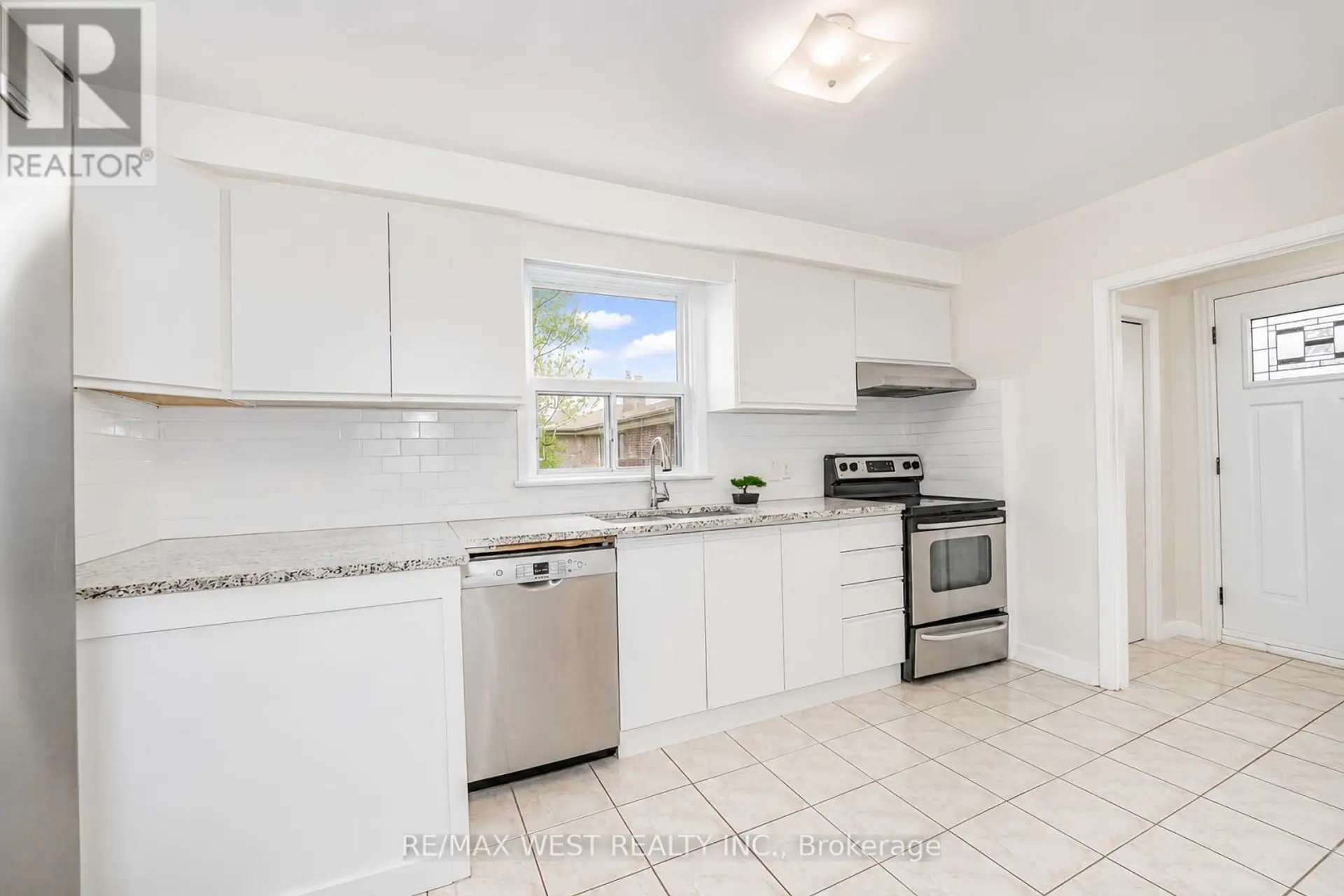 23 IRWIN ROAD - Image 4