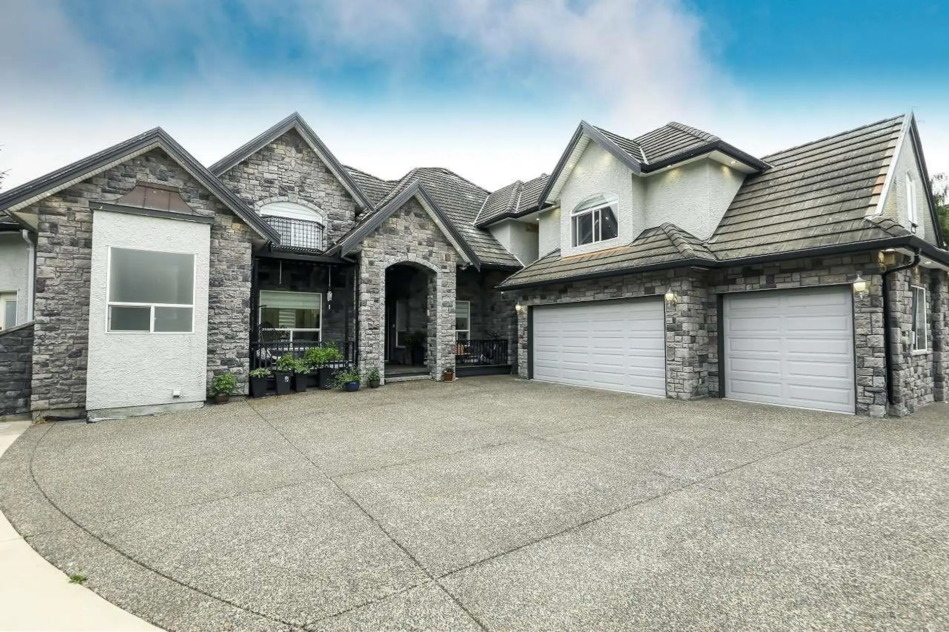 Property at 5733 W Kettle Crescent, Surrey, BC
