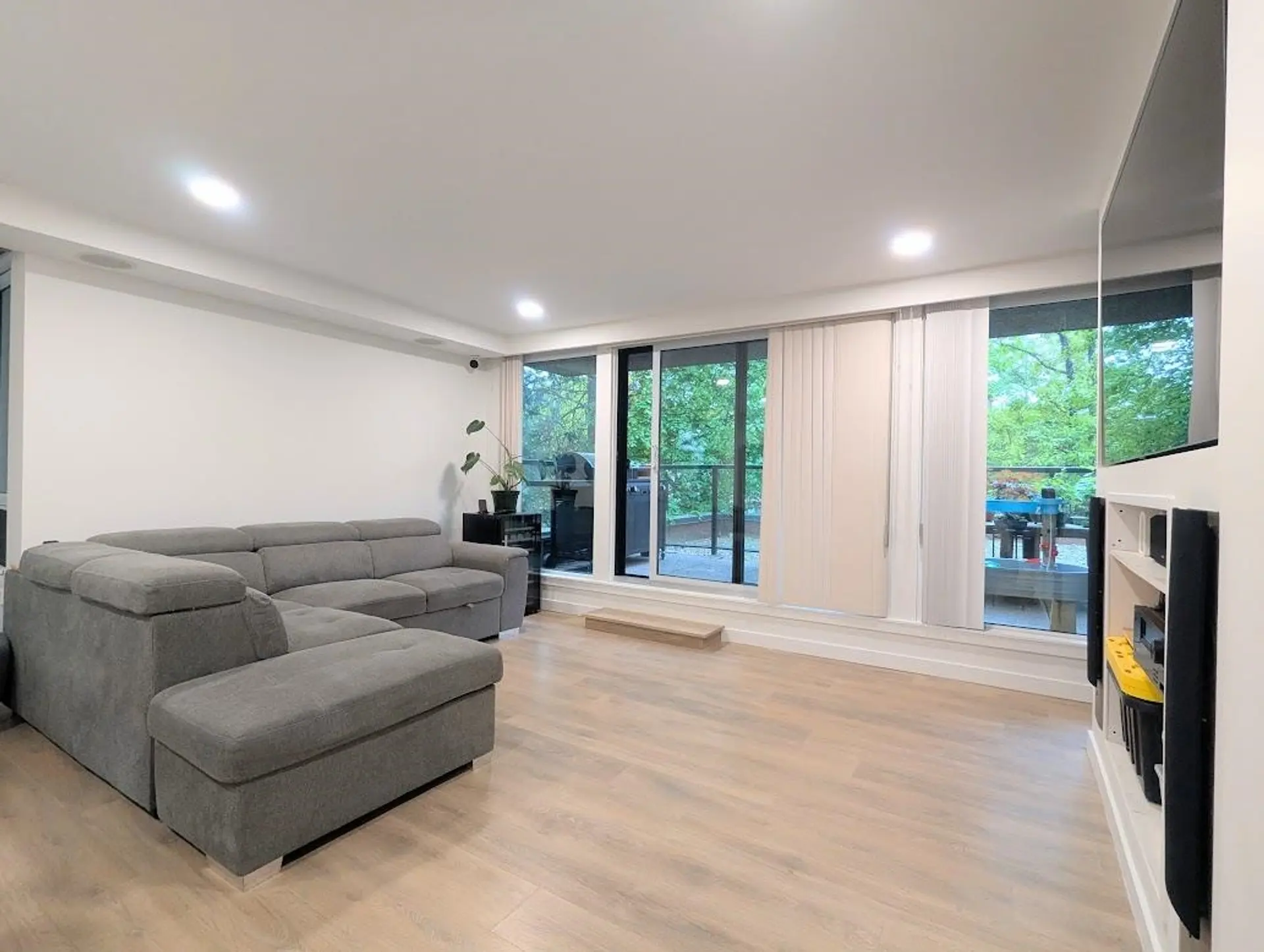 #T6903 3980 Carrigan Court - Image 2