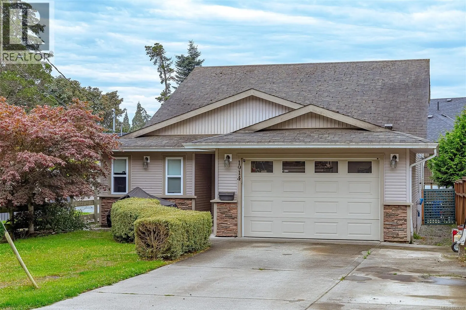 Property at 1914 Maple Ave S, Sooke, BC