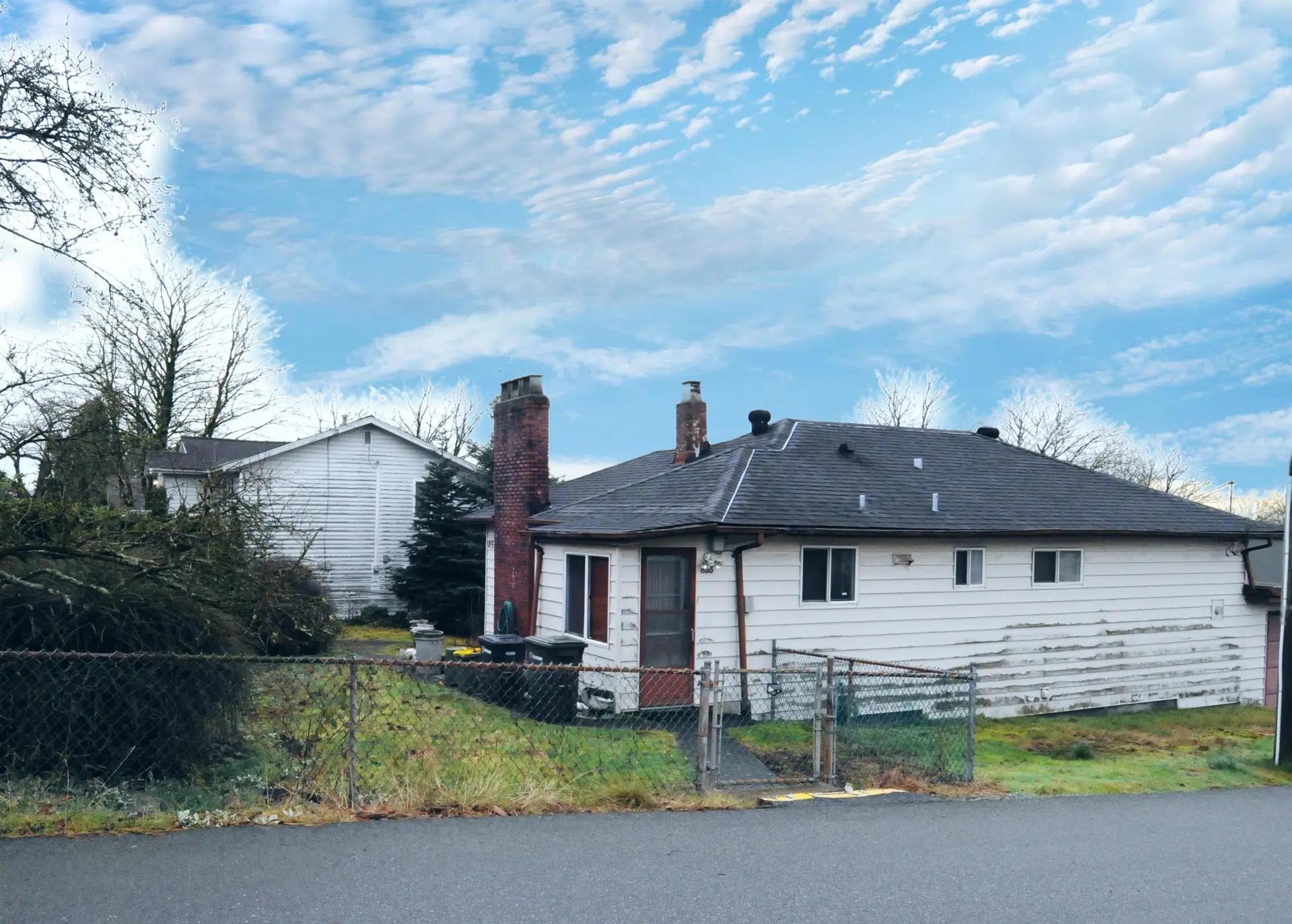 855 Macdonald Avenue - Image 2