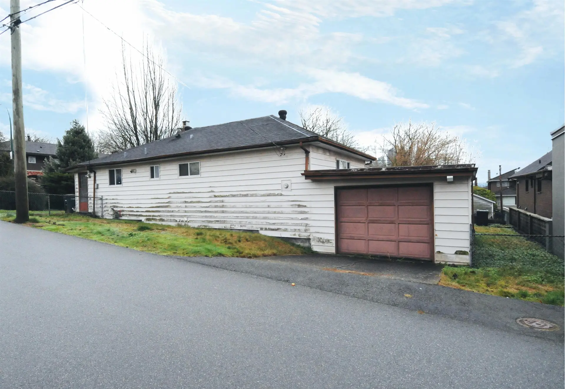 855 Macdonald Avenue - Image 3