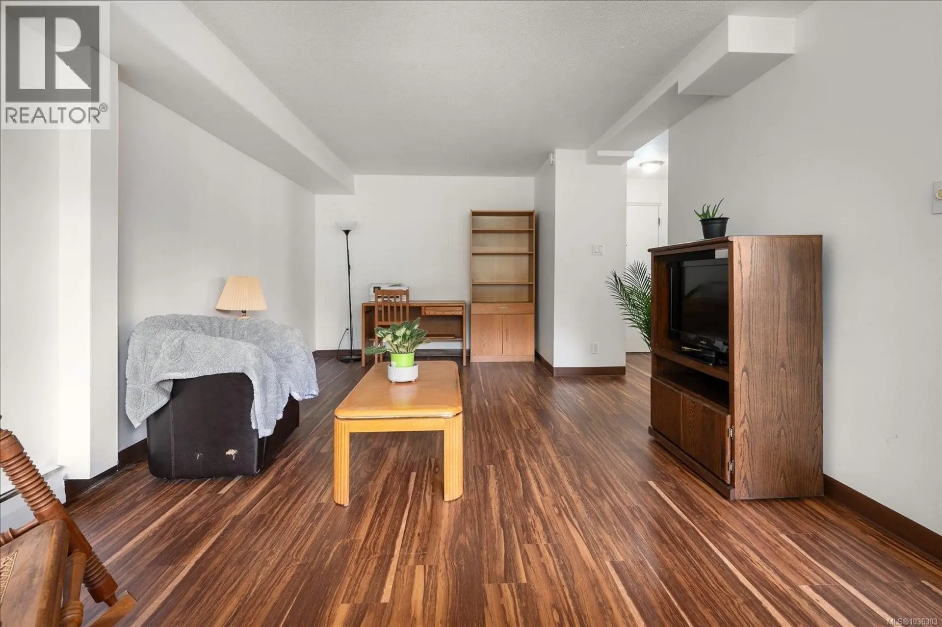 #5104 999 bowen Rd - Image 10