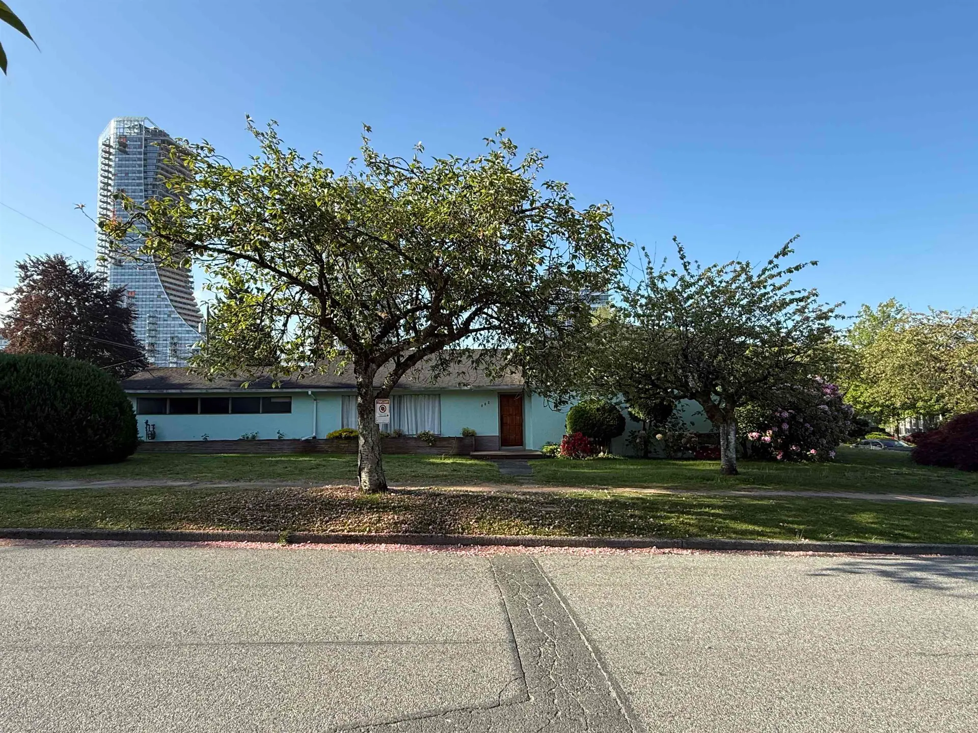 692 W 39th Avenue - Image 8