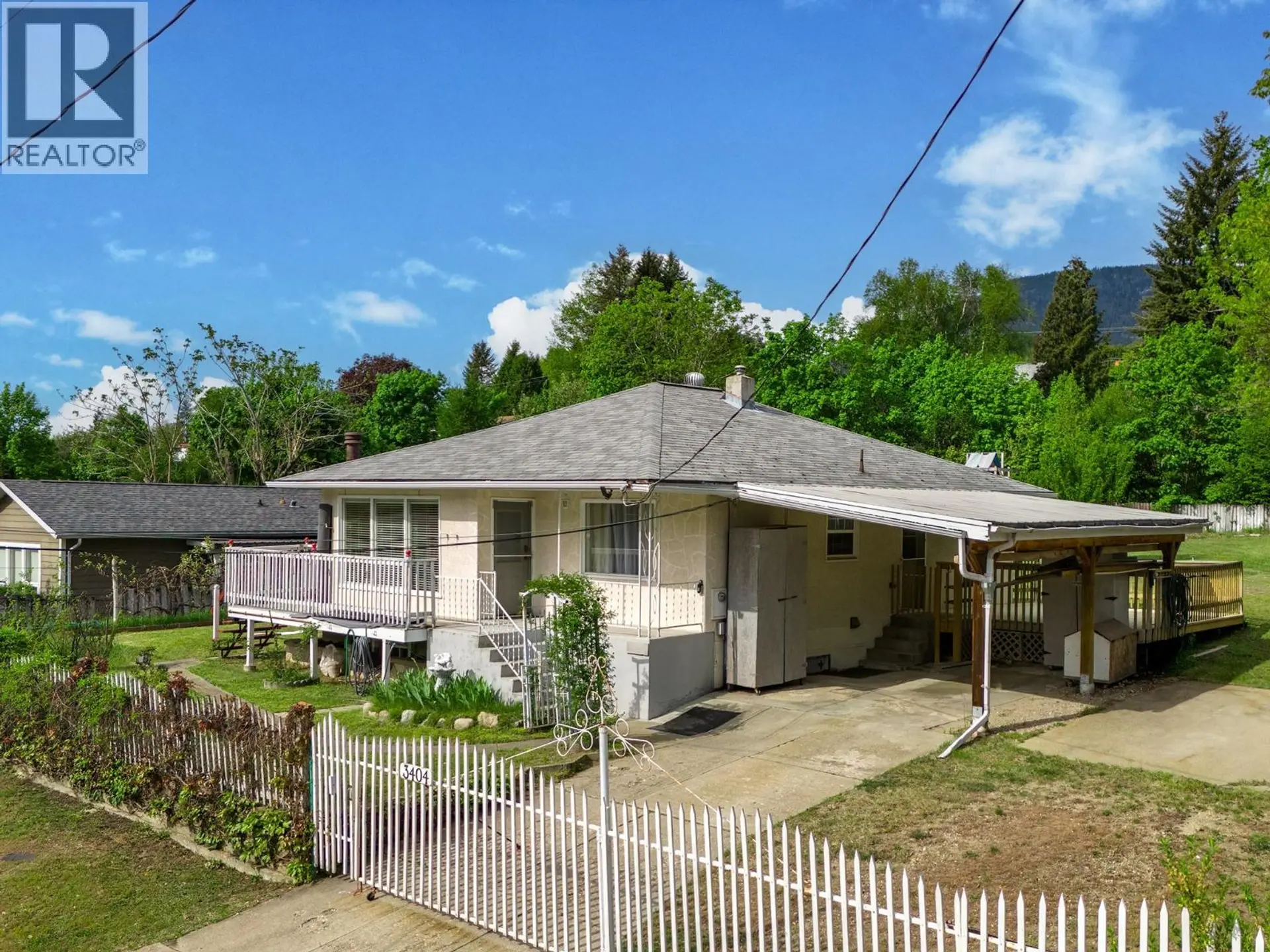 Property at 3404 4th Avenue, Castlegar, BC