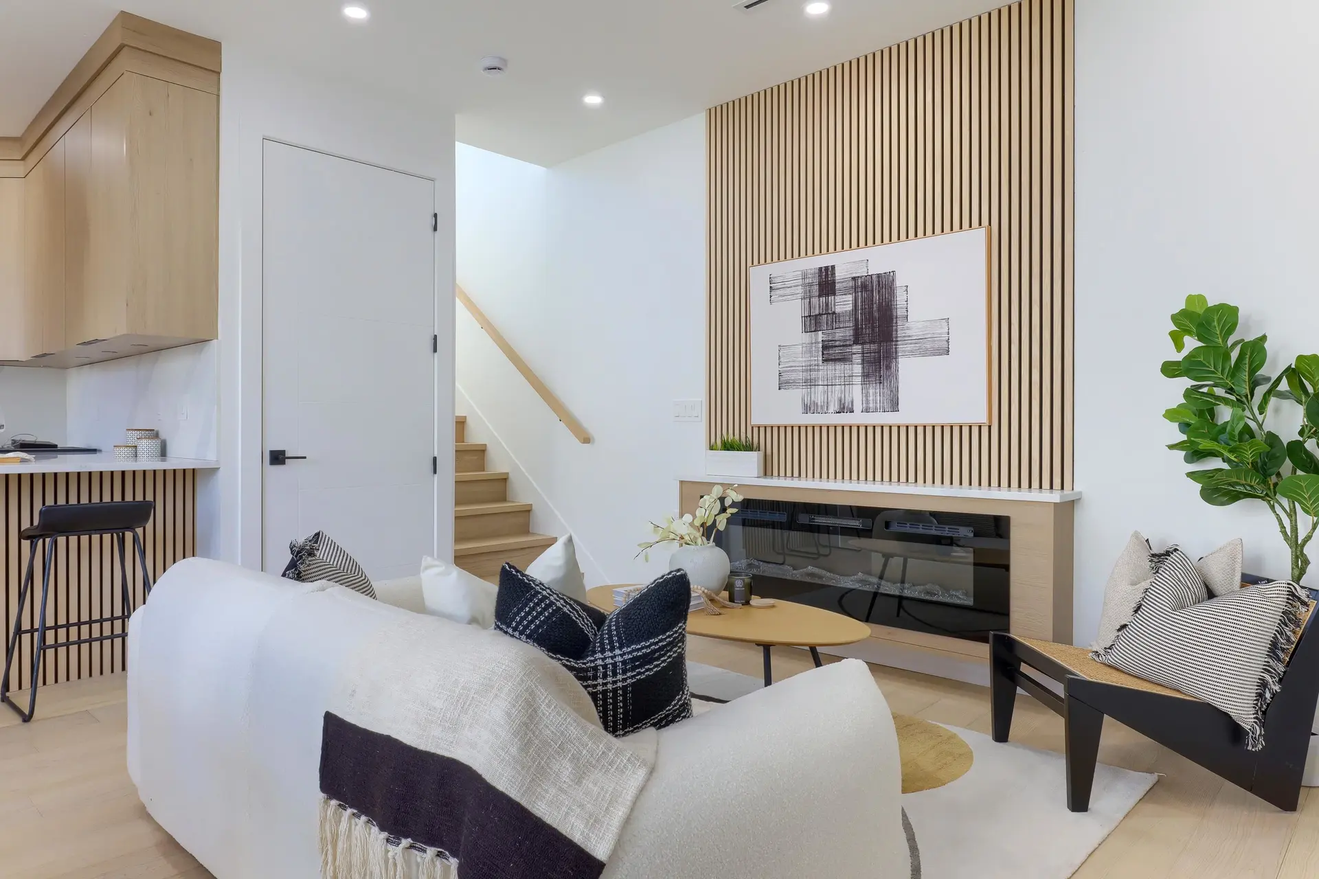 #2 4742 St Catherines Street - Image 4