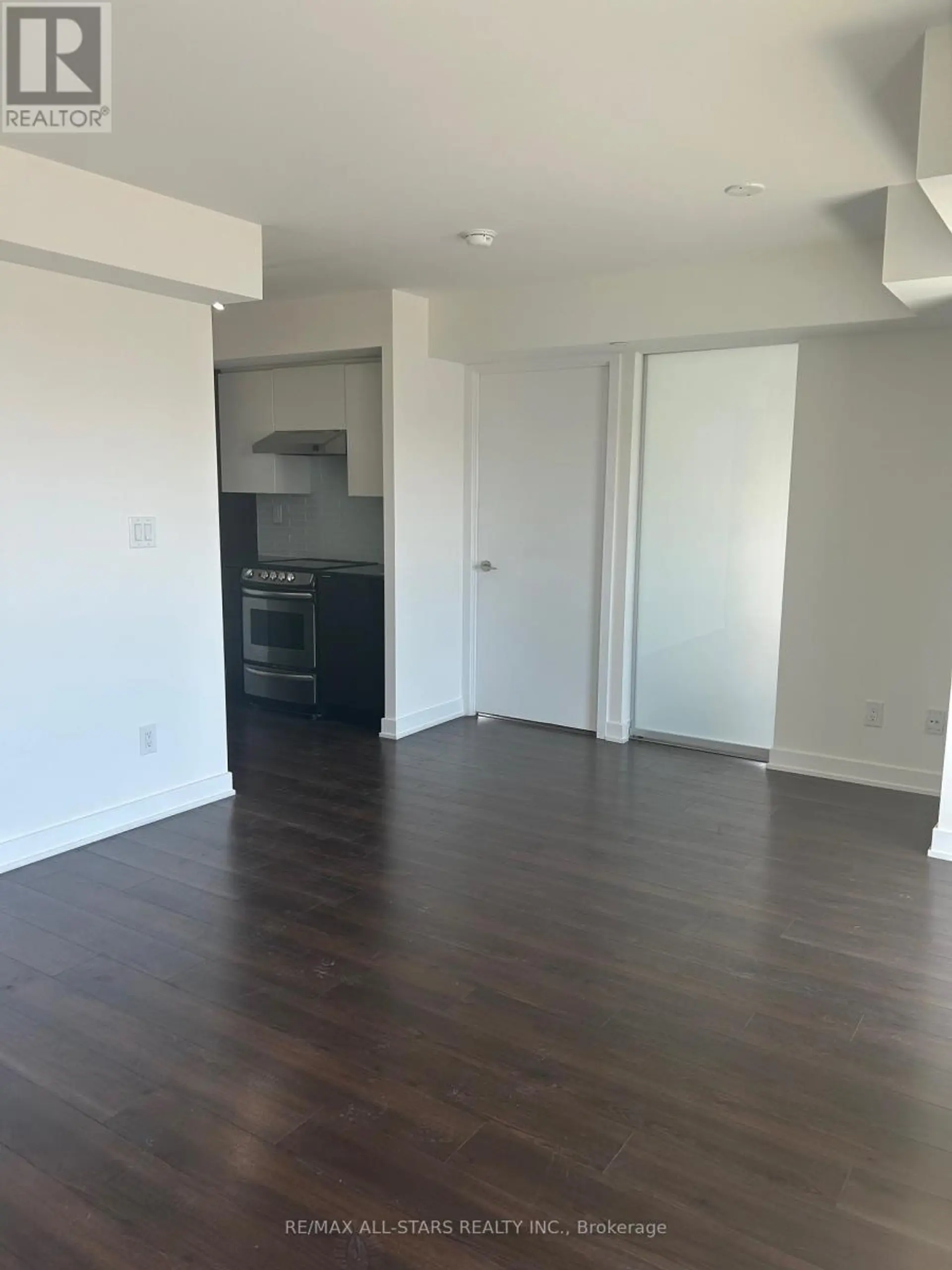#1004 160 FLEMINGTON ROAD - Image 10