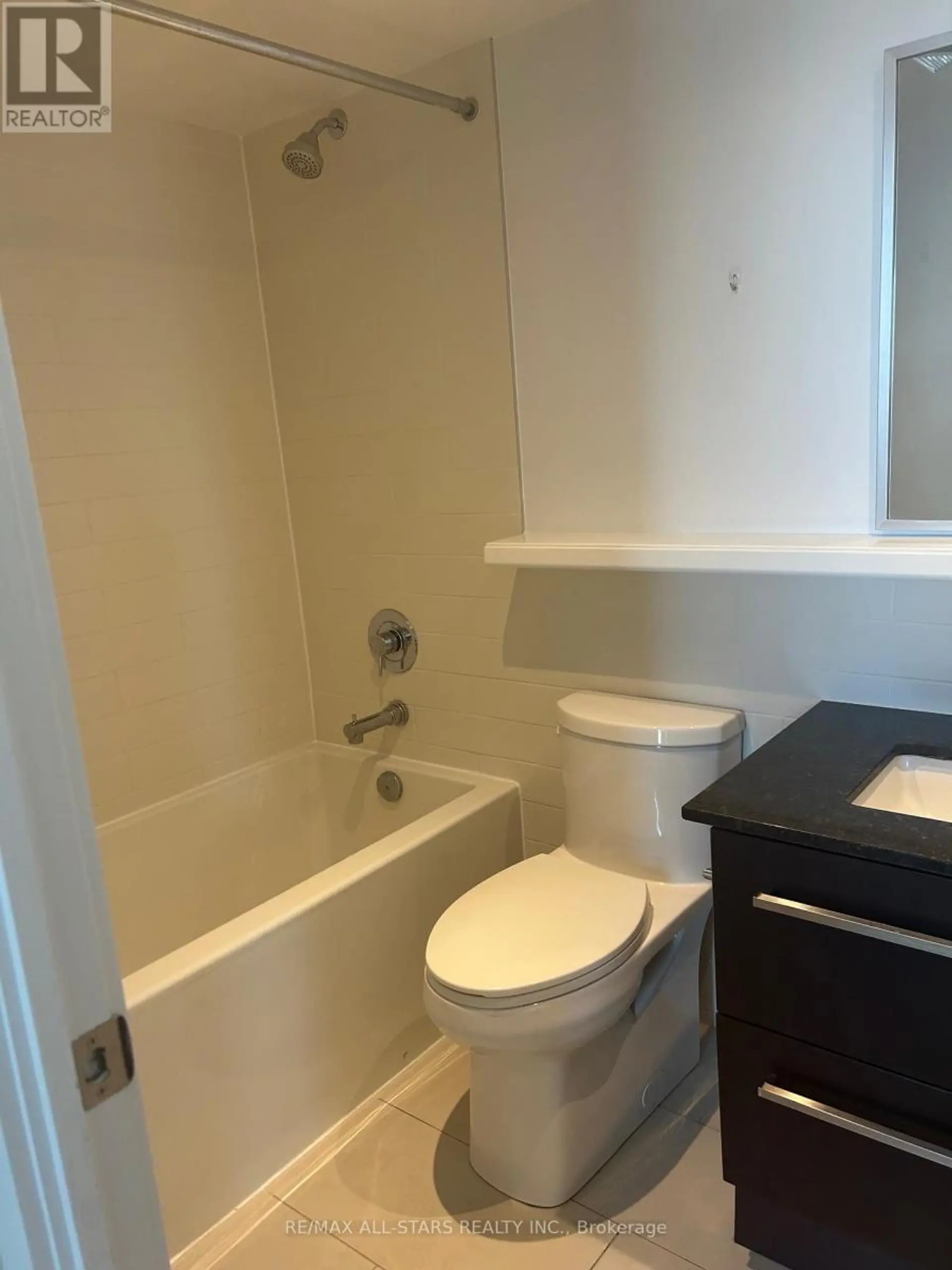 #1004 160 FLEMINGTON ROAD - Image 13