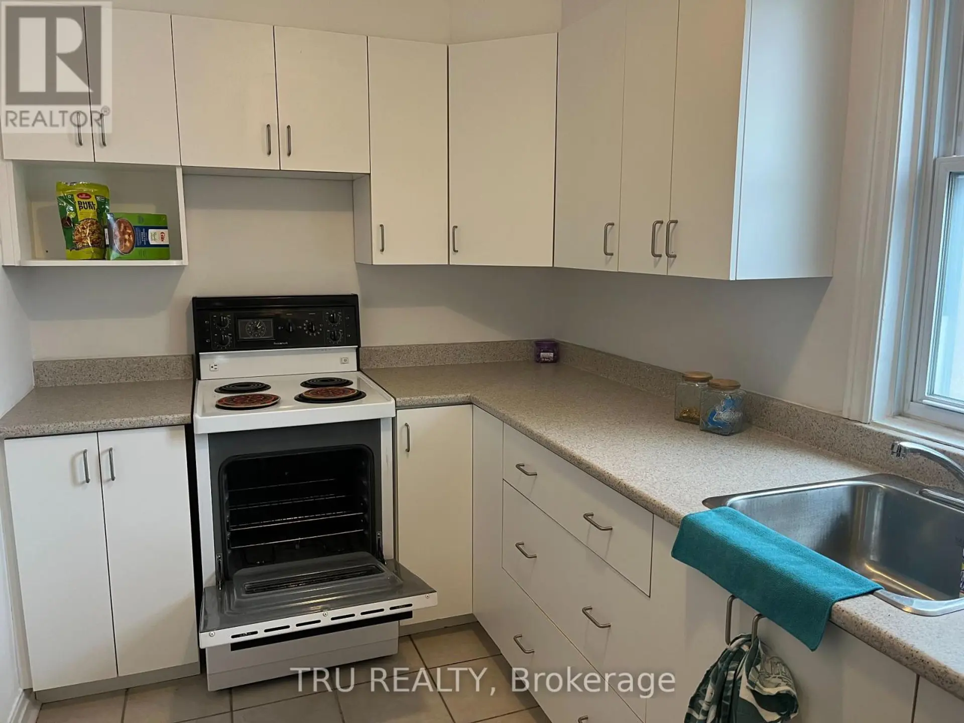 #3 384 BLAKE BOULEVARD - Image 10