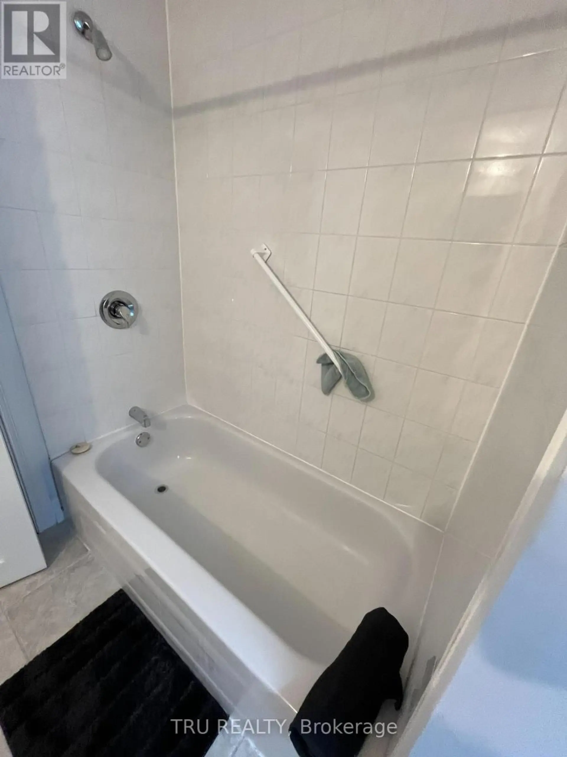 #3 384 BLAKE BOULEVARD - Image 5