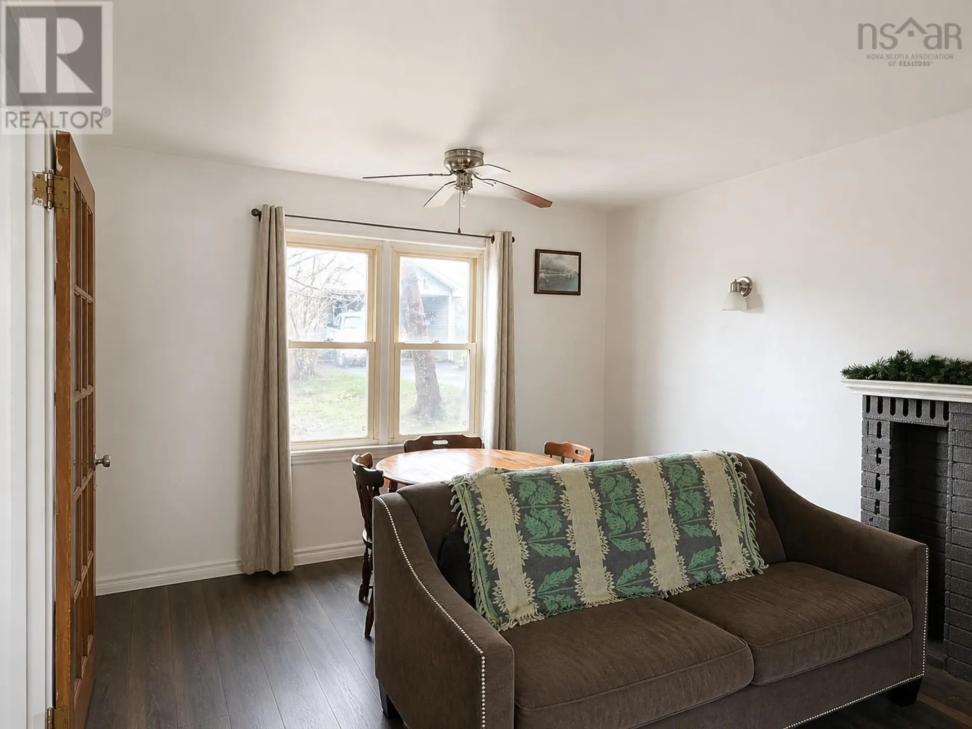 30 Munroe Avenue - Image 4