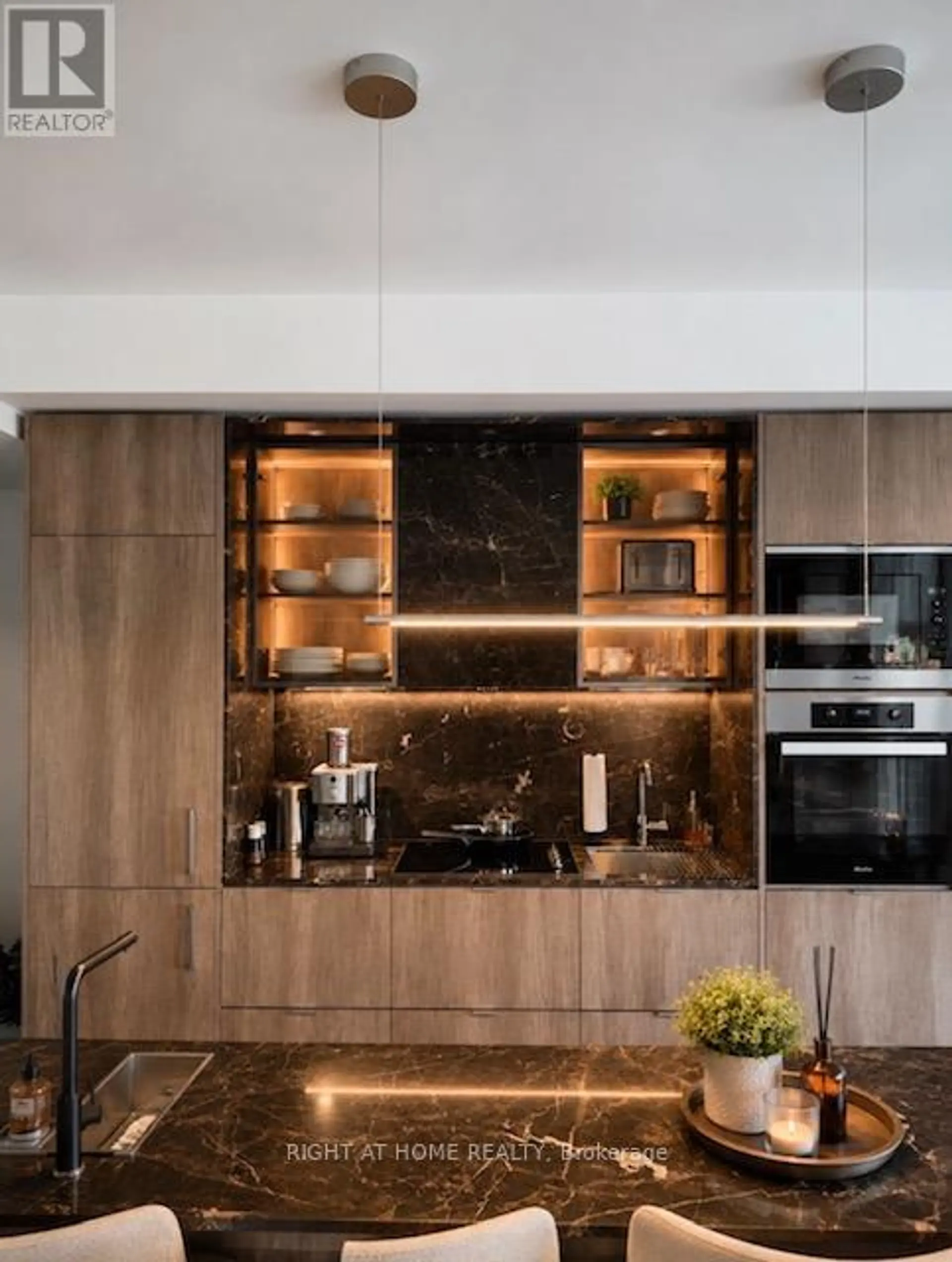 #1105 11 YORKVILLE AVENUE - Image 4