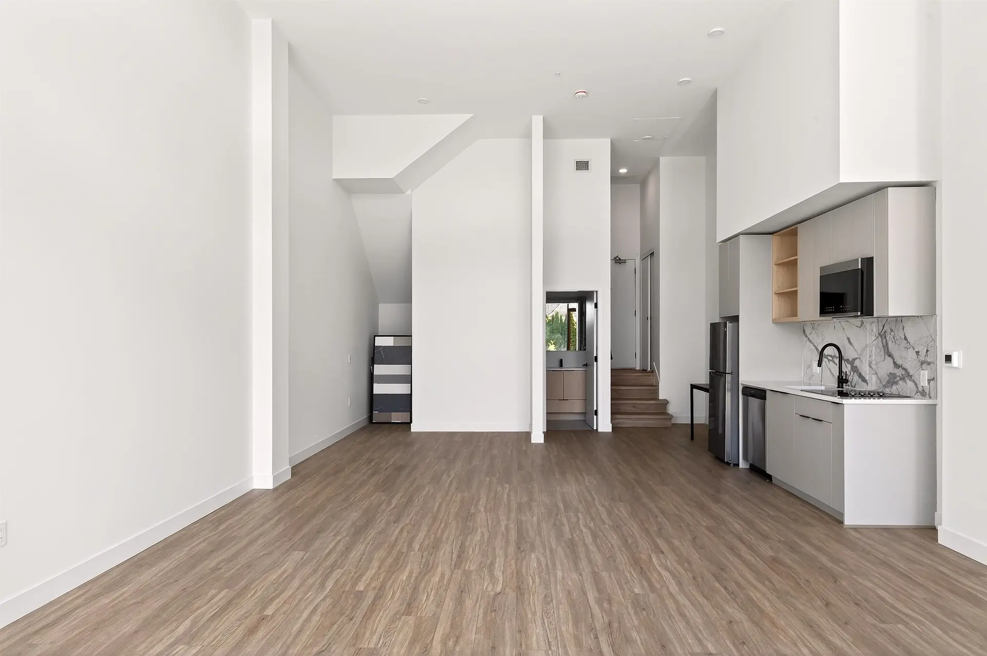 #101/202 422 E 3rd Street - Image 3
