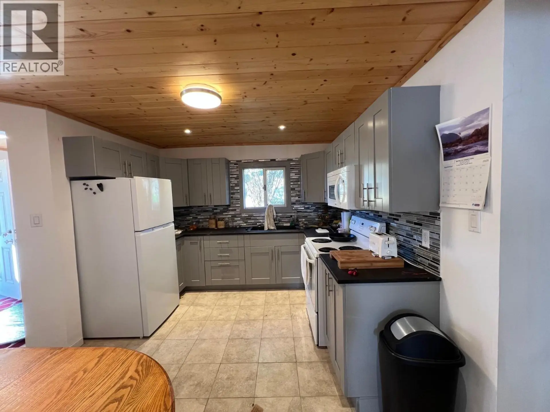 9201 CANYON DRIVE - Image 5