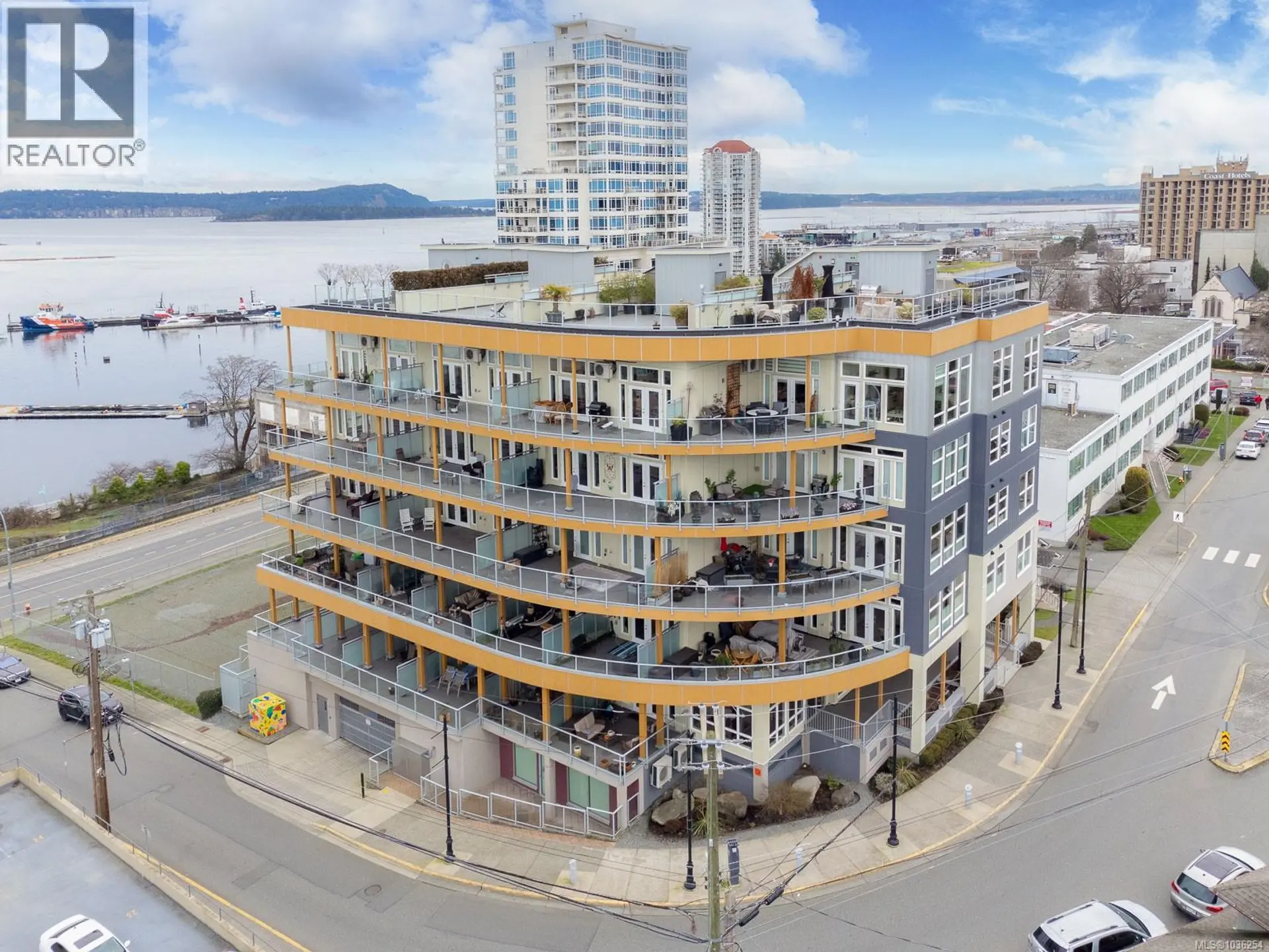 Property at #303 10 Chapel St, Nanaimo, BC
