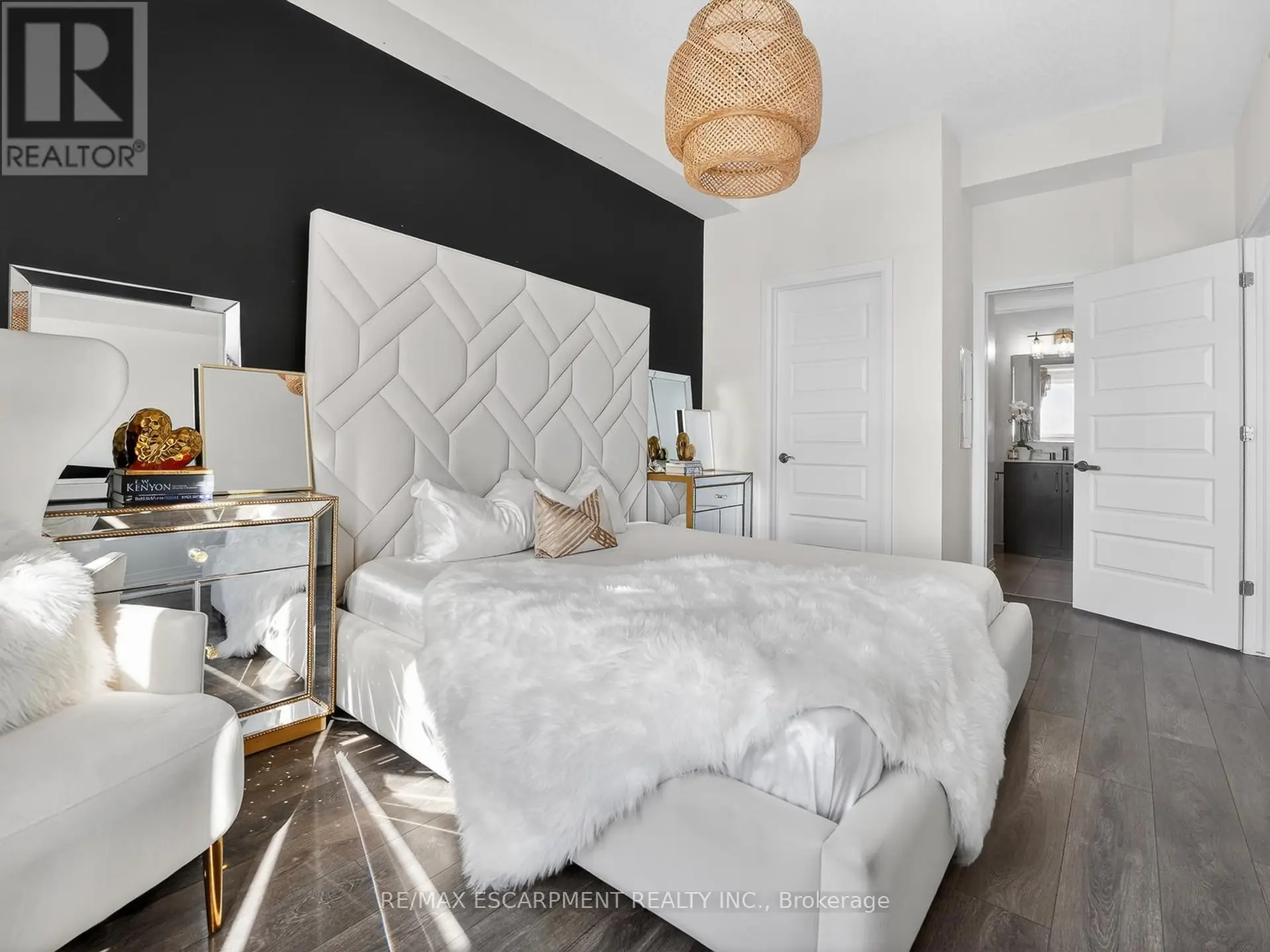 #631 1105 LEGER WAY - Image 13