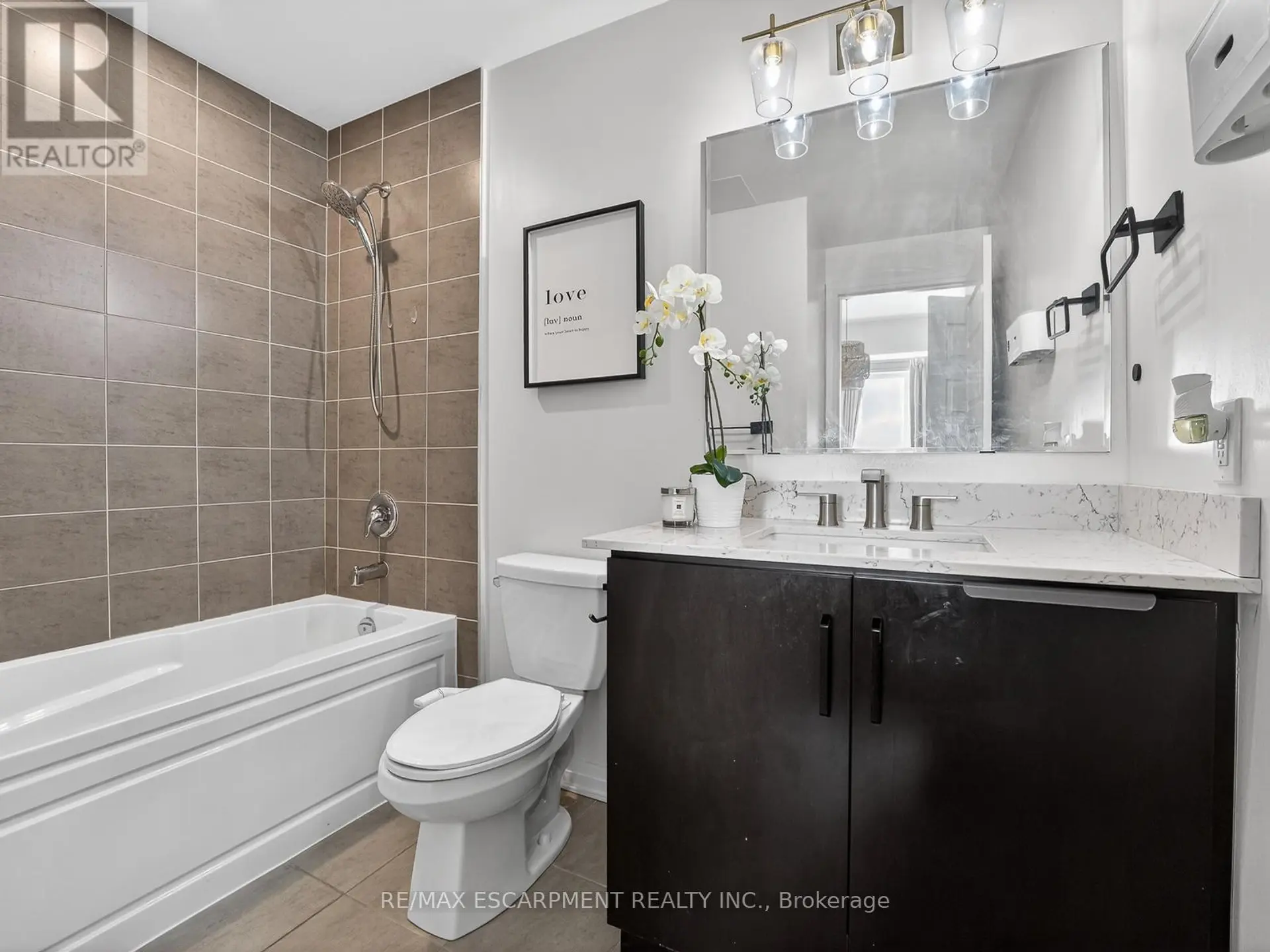 #631 1105 LEGER WAY - Image 15