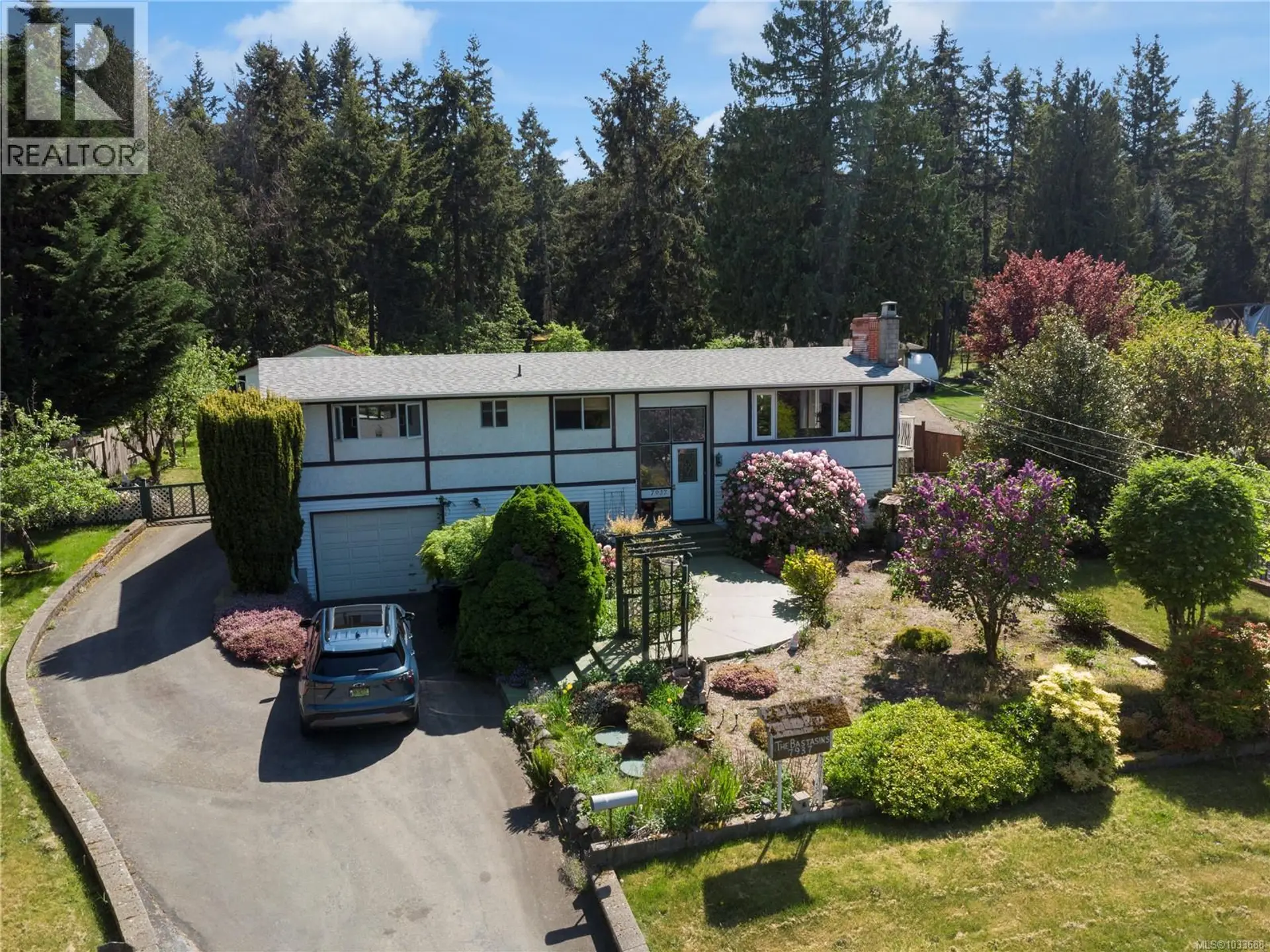 Property at 7937 Southwind Dr, Lantzville, BC
