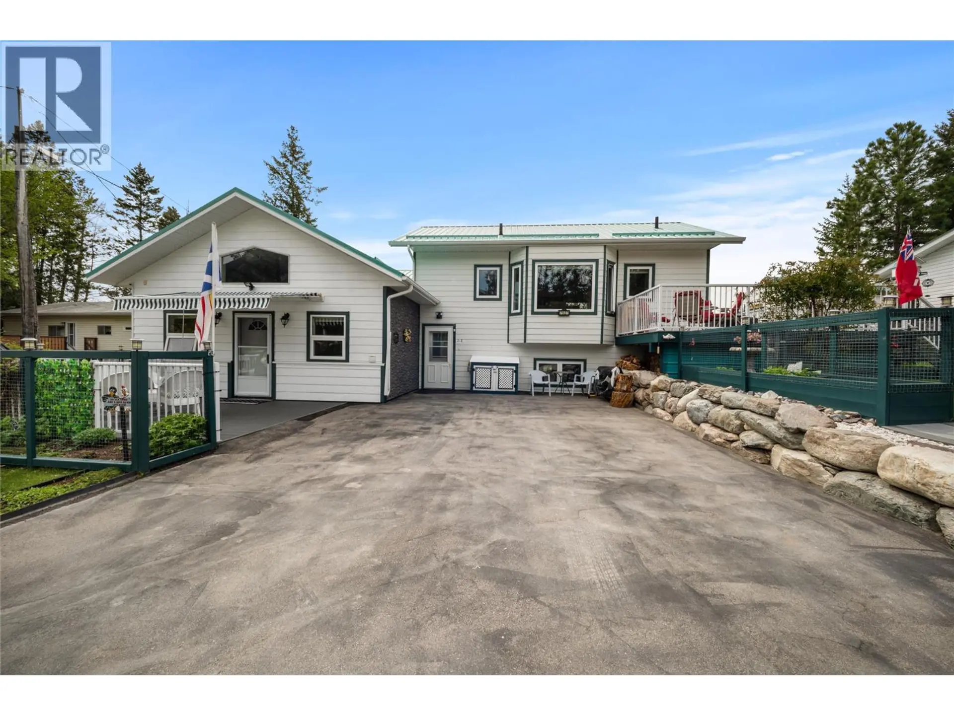 Property at 7527 Park Drive West, Radium Hot Springs, BC