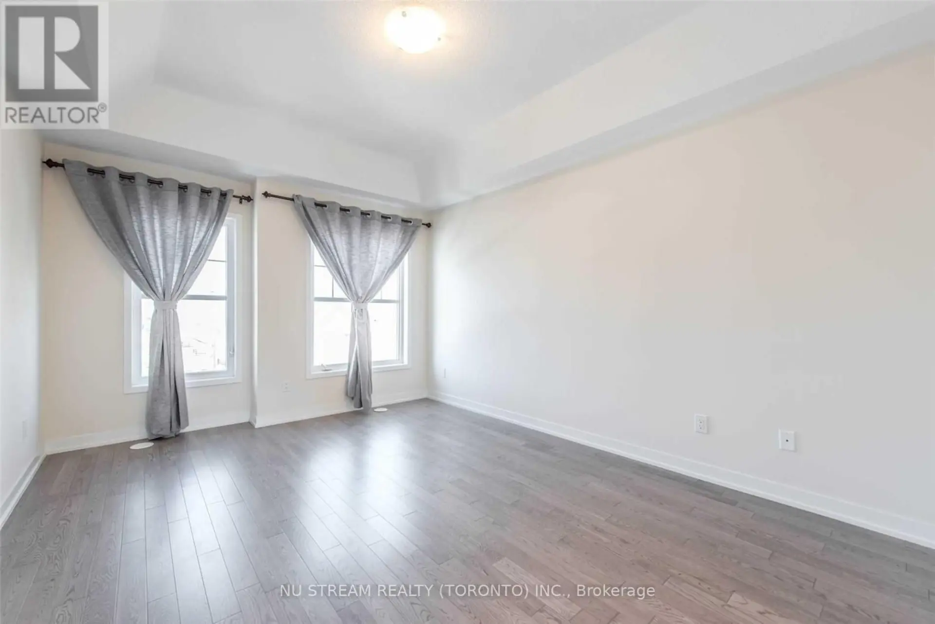 10578 BATHURST STREET - Image 15