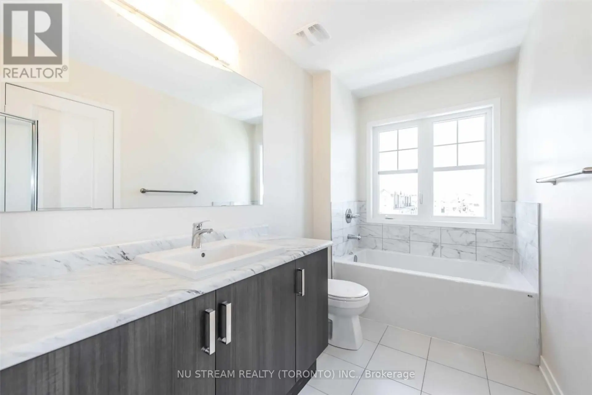 10578 BATHURST STREET - Image 16