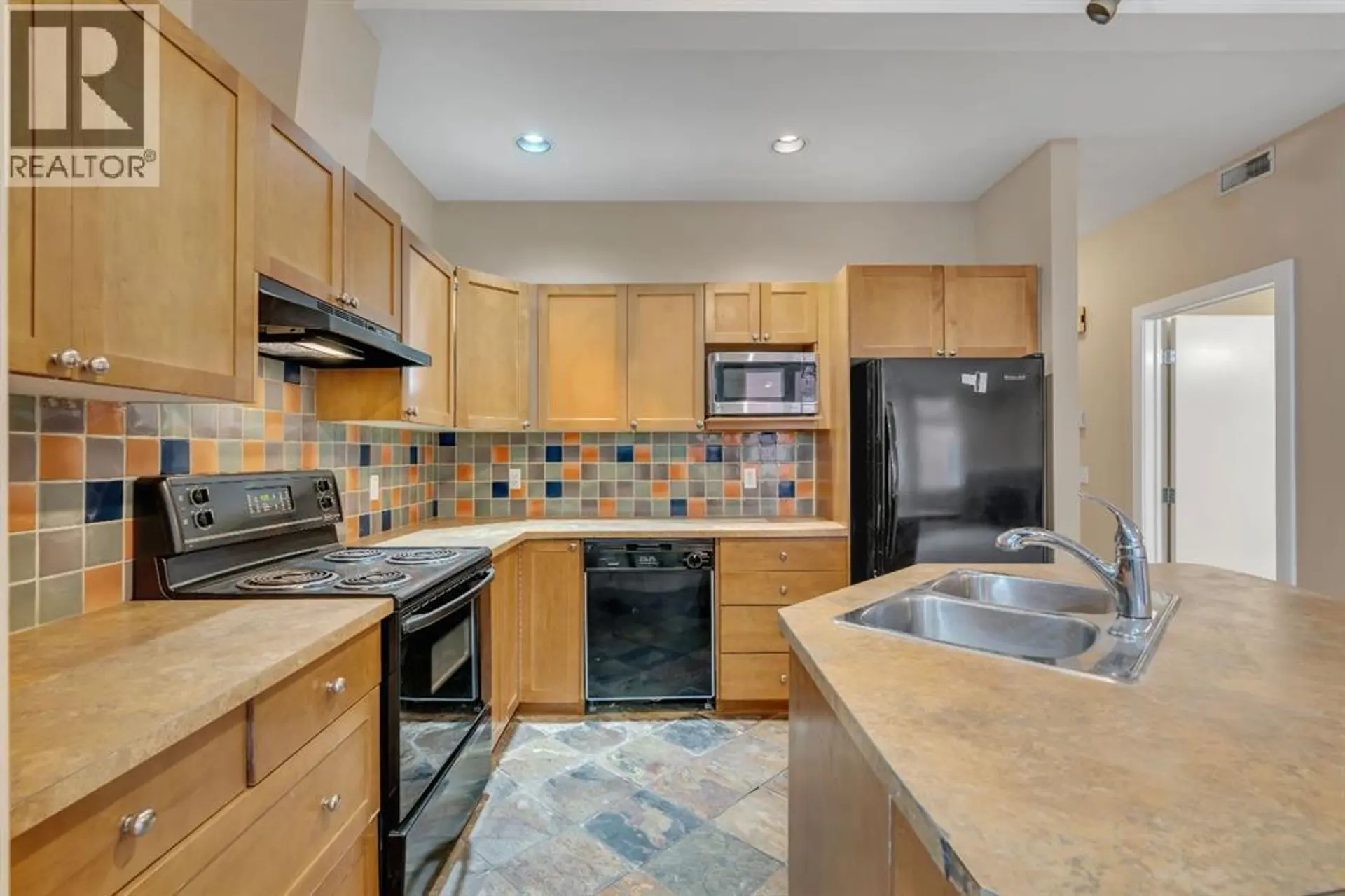 #403 718 5 Street NE - Image 6