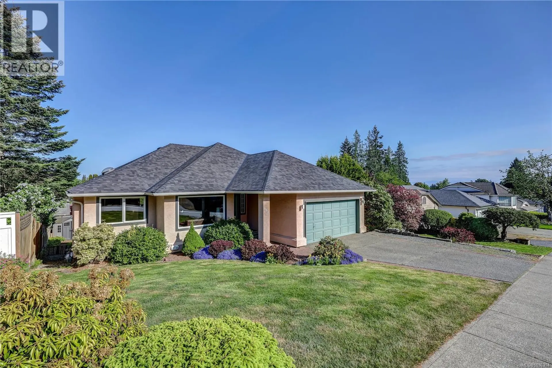 Property at 5811 Tweedsmuir Cres, Nanaimo, BC