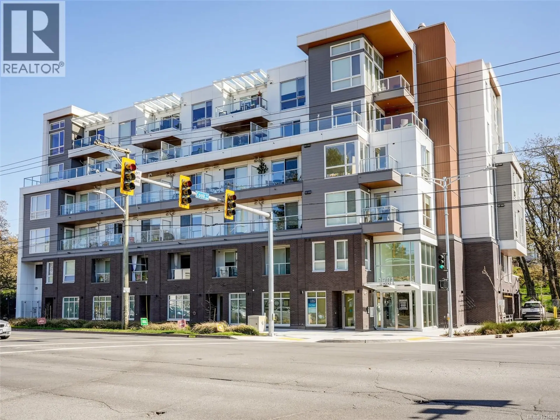 Property at #308 1301 Hillside Ave, Victoria, BC
