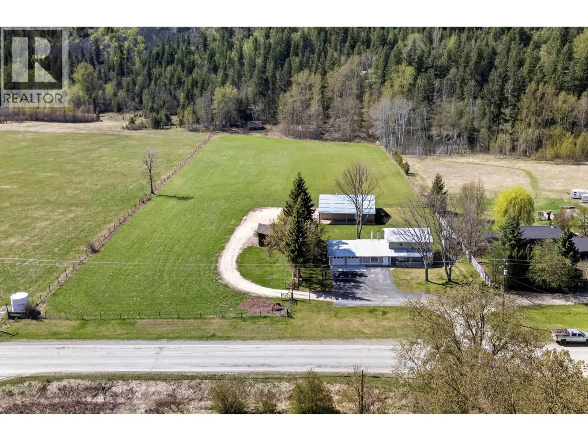 Property at 985 OLD N THOMPSON Highway, Clearwater, BC