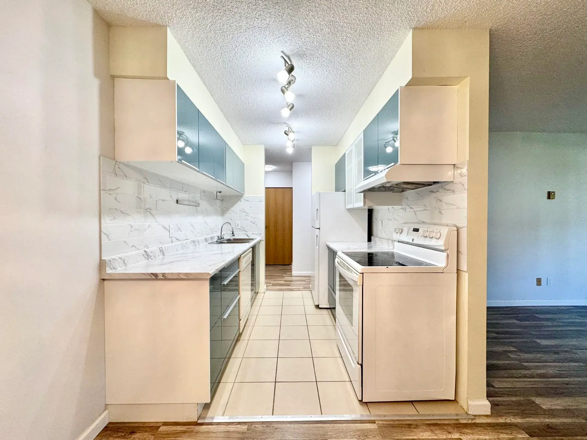 #204 1026 Queens Avenue - Image 6